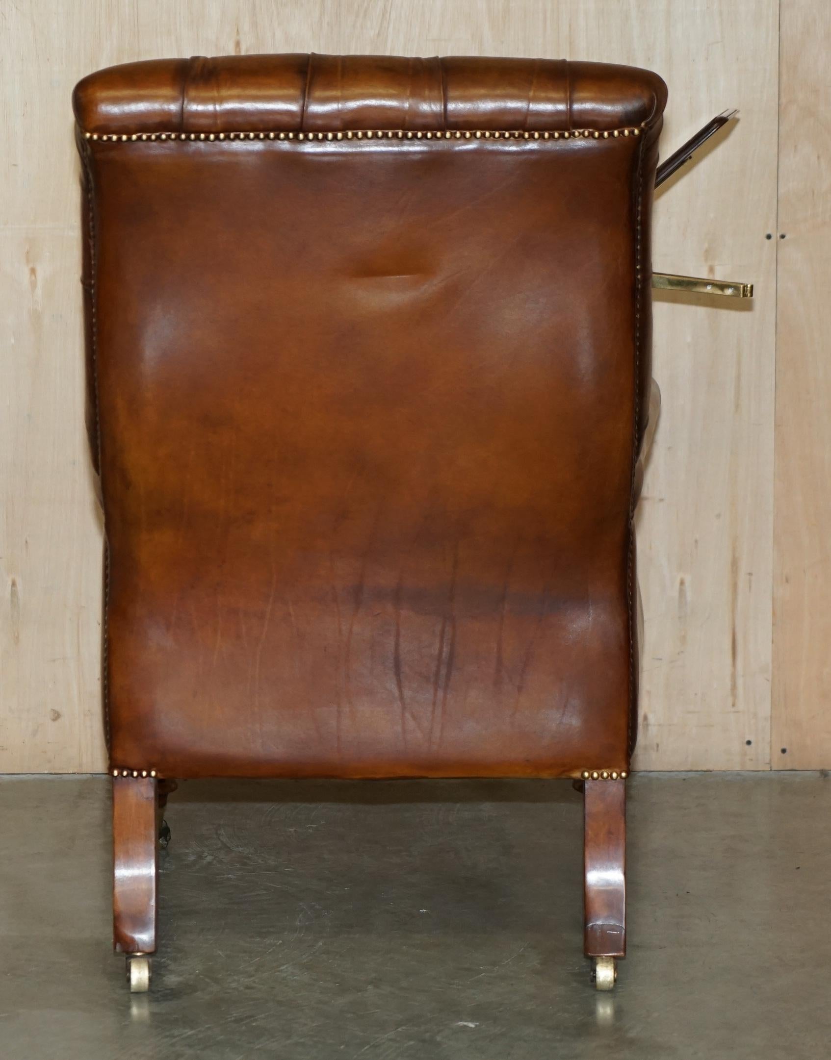 RESTORED ANTiQUE WILLIAM IV CHESTERFIELD BROWN LEATHER ARMCHAIR + WRITING SLOPE For Sale 11