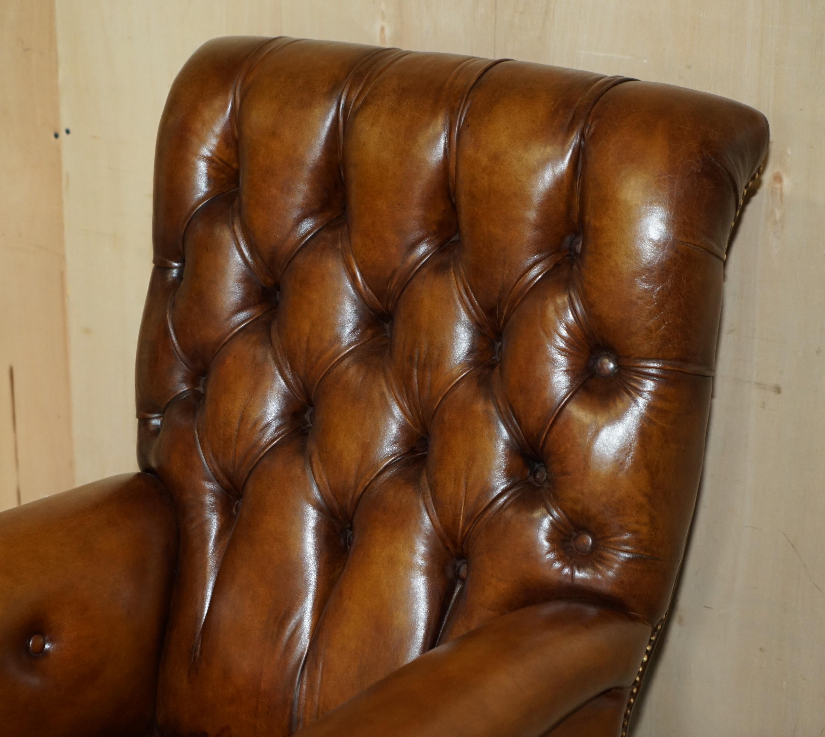 English RESTORED ANTiQUE WILLIAM IV CHESTERFIELD BROWN LEATHER ARMCHAIR + WRITING SLOPE For Sale