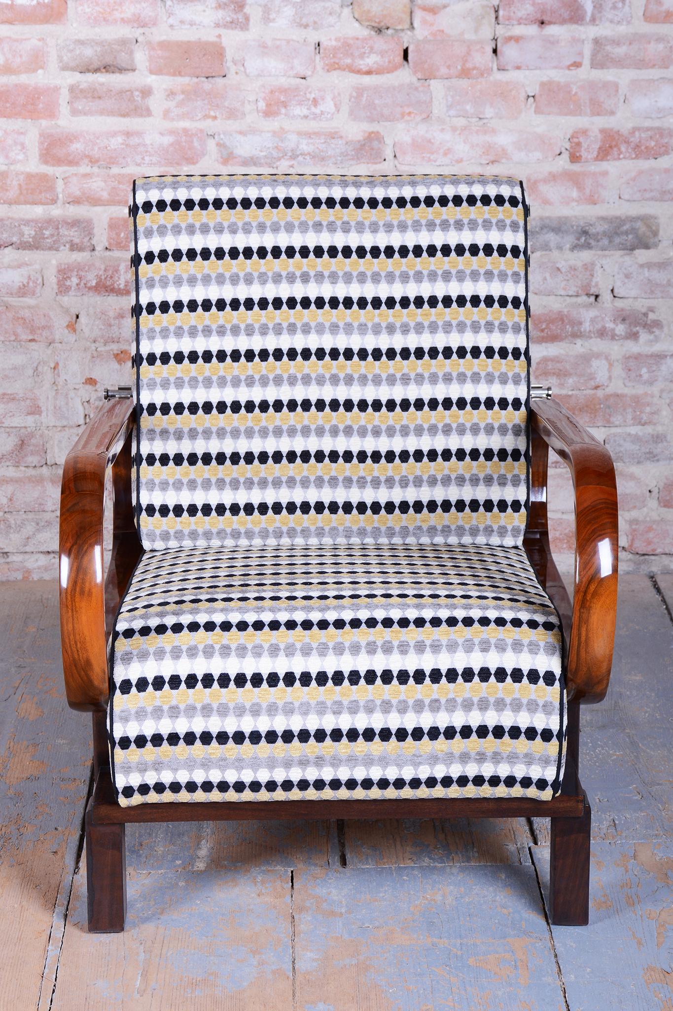 Tchèque Fauteuil réglable Art déco restauré, par J. Halabala, UP Závody, République tchèque. 1920s en vente
