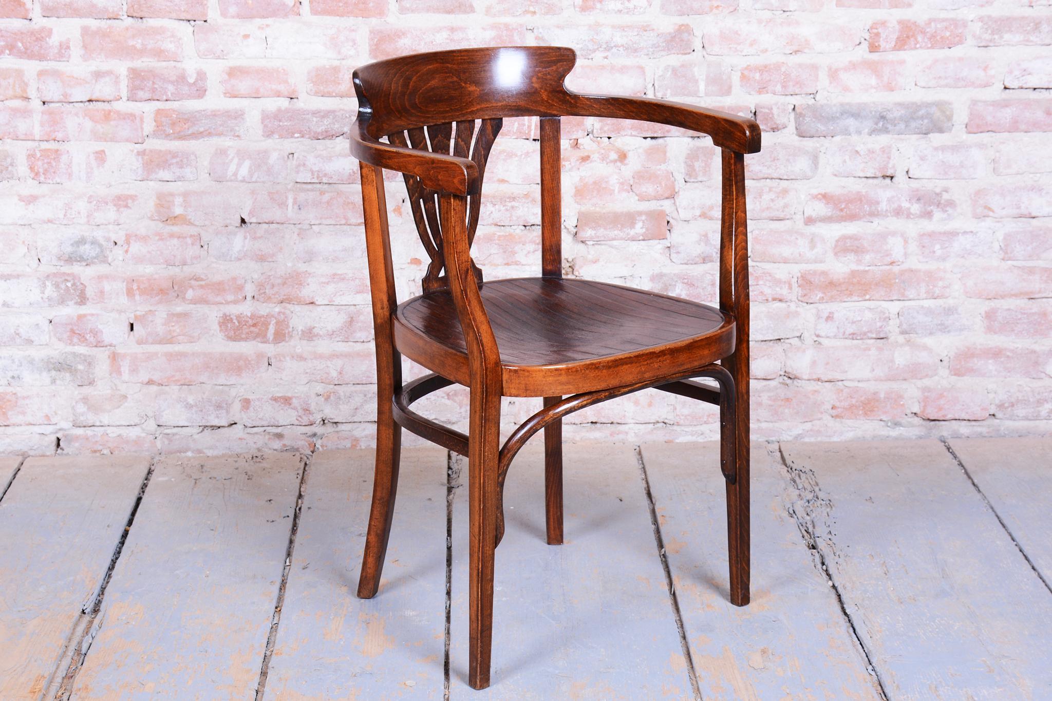 Art déco Fauteuil Art Déco restauré, par Fischel, Beeche, Polonais ravivé, Slovaquie, années 1900 en vente