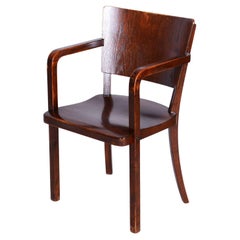 Fauteuil Art déco restauré, par J. Halabala pour UP Zavody, chêne, tchèque, années 1930