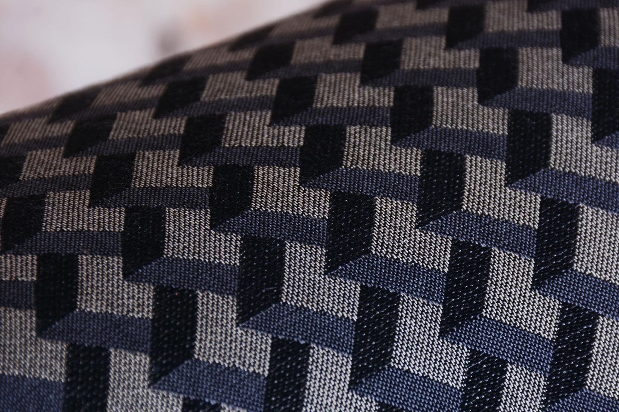 Tissu Fauteuil Art Déco restauré,  par J. Halabala, UP Zavody, hêtre, tchèque, années 1930 en vente