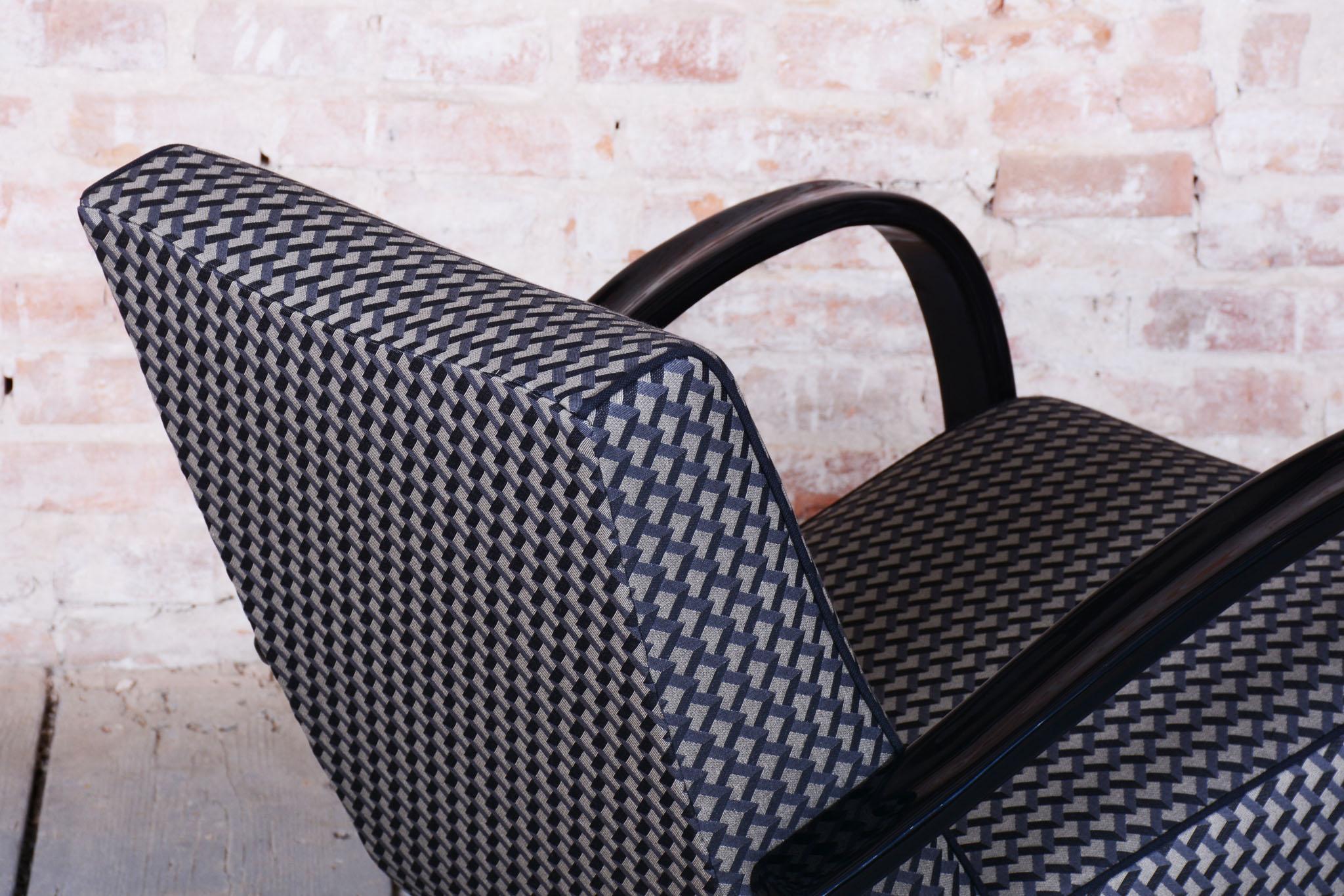 Fauteuil Art Déco restauré,  par J. Halabala, UP Zavody, hêtre, tchèque, années 1930 en vente 2