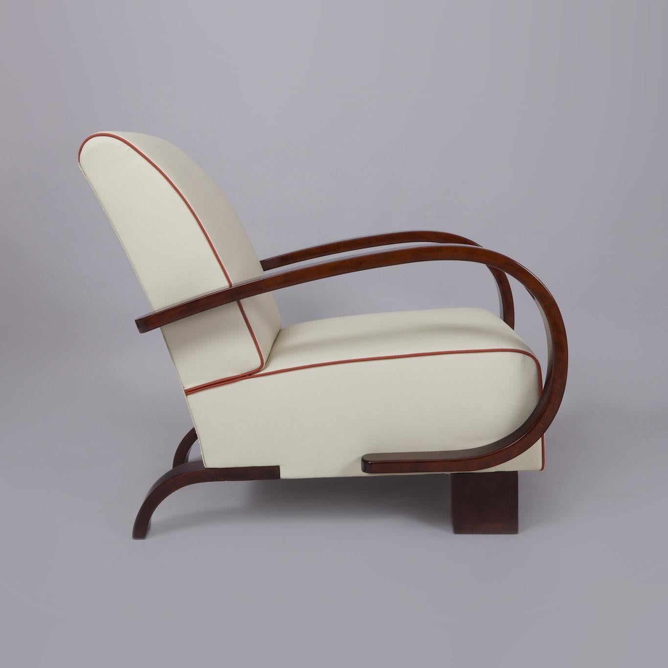 Art Déco Poltrona Art Deco restaurata, noce, tappezzeria nuova, Repubblica Ceca, anni '30 in vendita