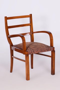 Poltrona Art Deco restaurata, noce, tappezzeria originale, Repubblica Ceca, anni '20