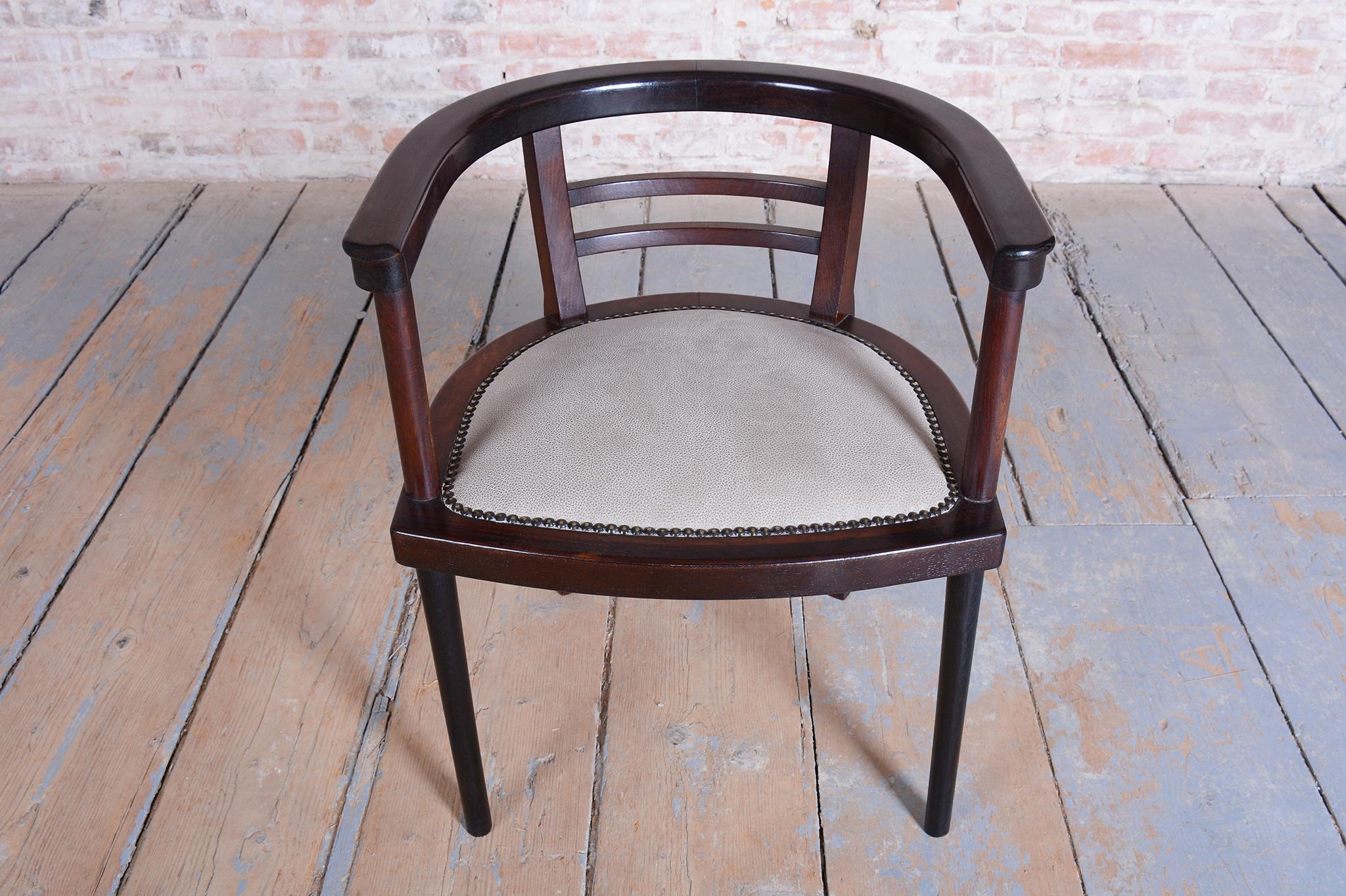 Art déco Fauteuil Art Déco restauré, Wien. Werkstätte, J. Hoffmann, Autriche, années 1910 en vente