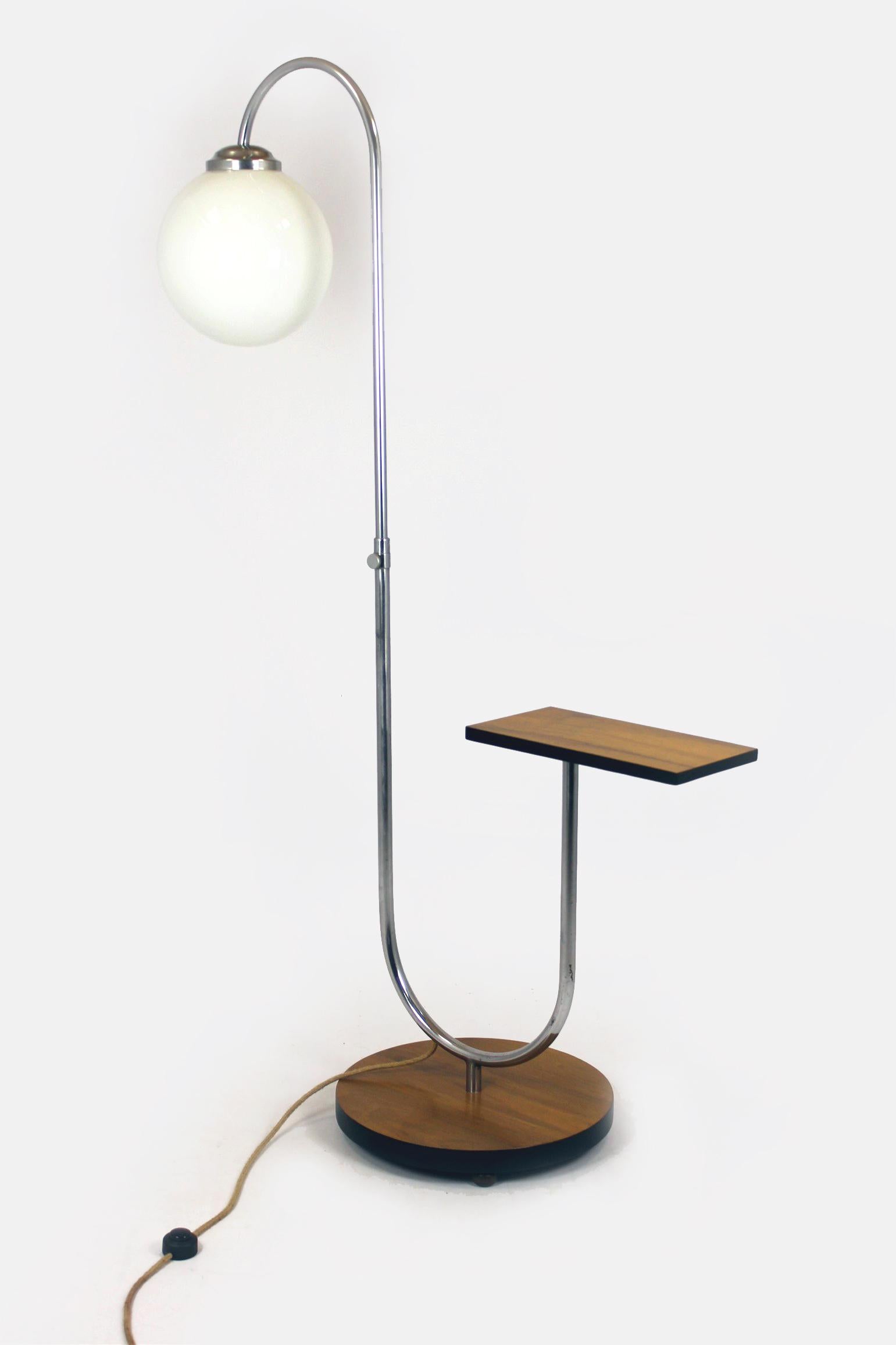 Restored Art Deco Bauhaus Floor Lamp by Jindrich Halabala, 1940s For Sale 13