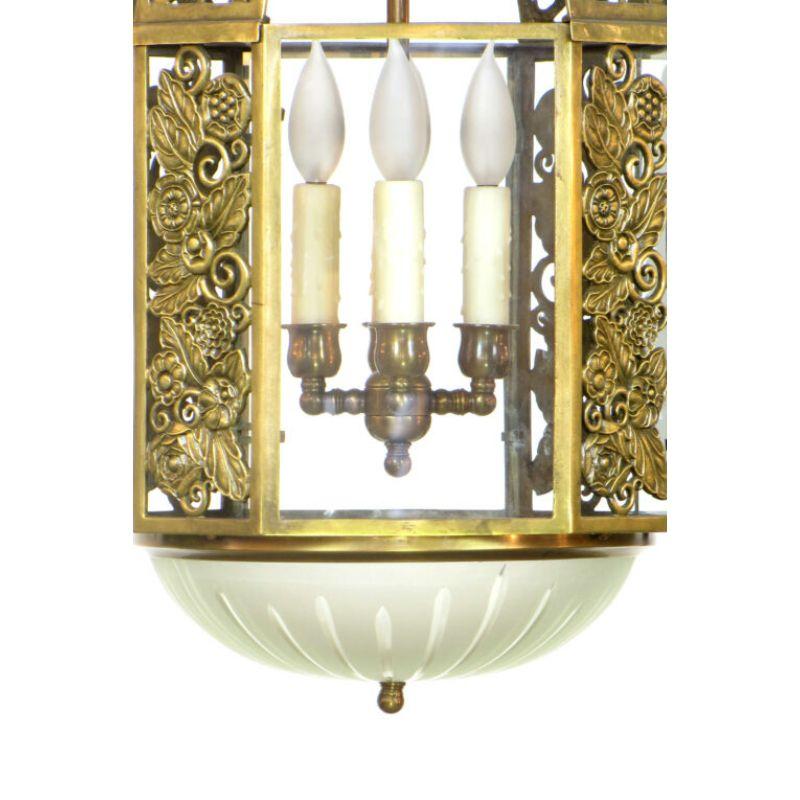 Italian Deco style, four light cluster

Material: Brass, art glass
Style: Art Deco, Traditional
Place of origin: Italy
Period made: Early 20th century
Dimensions: 14 × 14 × 28 in
Condition details: Completely rewired and restored, Ready to