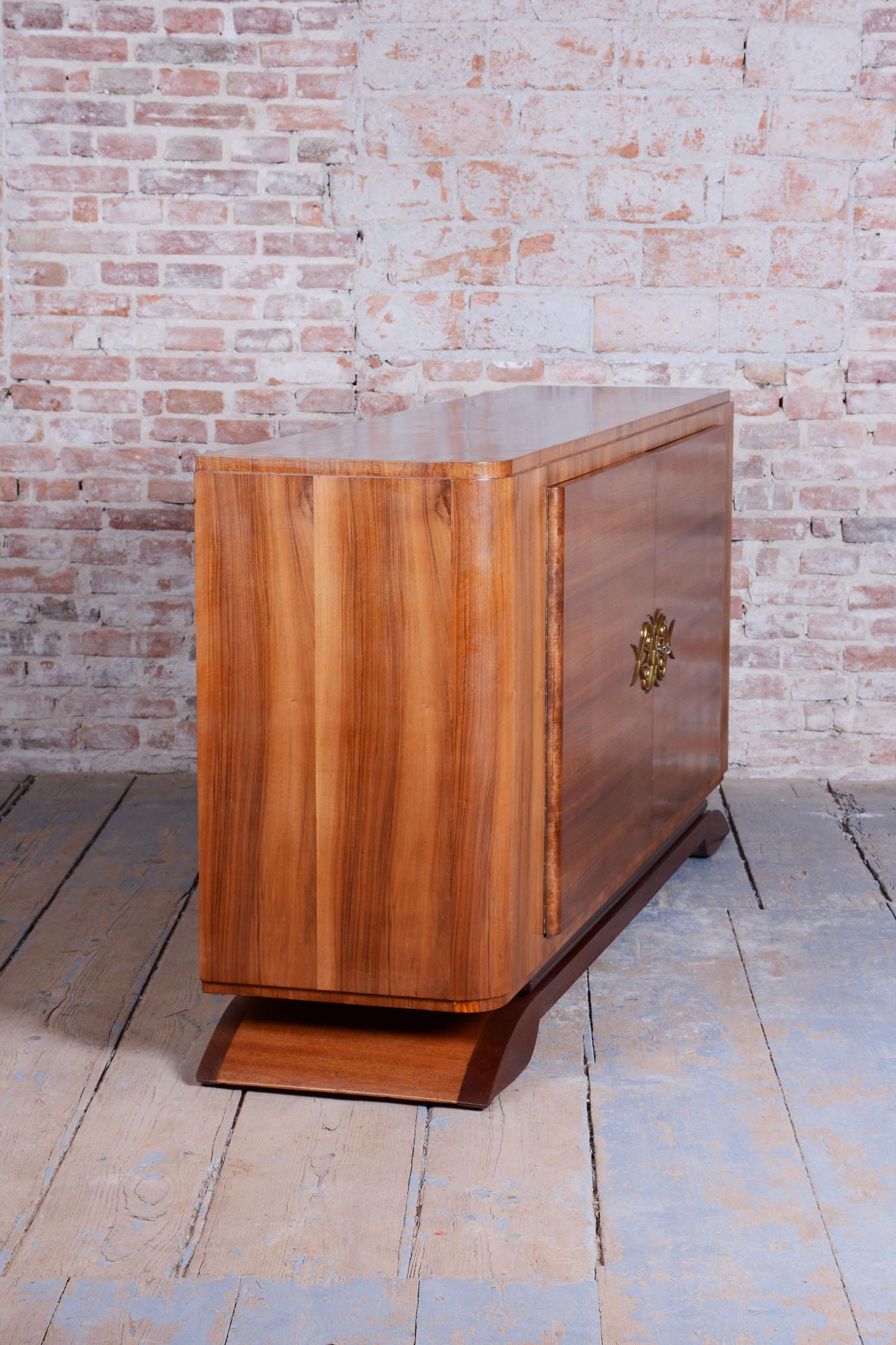 Buffet Art Déco restauré, noyer, acajou, poli Revive,  France, années 1920 en vente 1