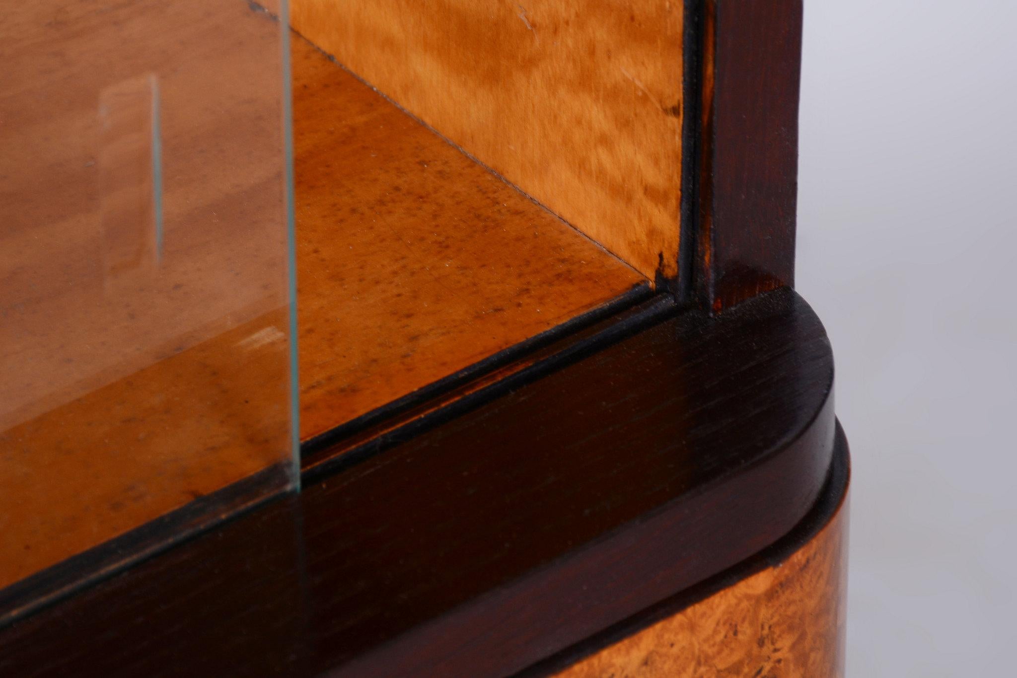Restored Art Deco Cabinet, Oak, Maple and Glass, Polished, Czech, 1930s For Sale 10