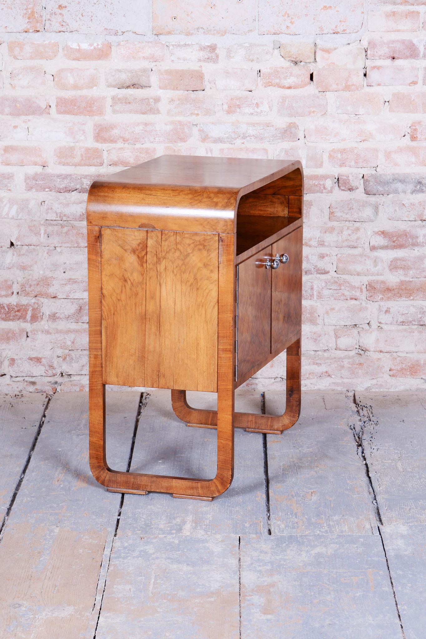 Restored Art Deco Cabinet, Walnut, Veneer, Revived Polish, Czech, 1920s For Sale 7