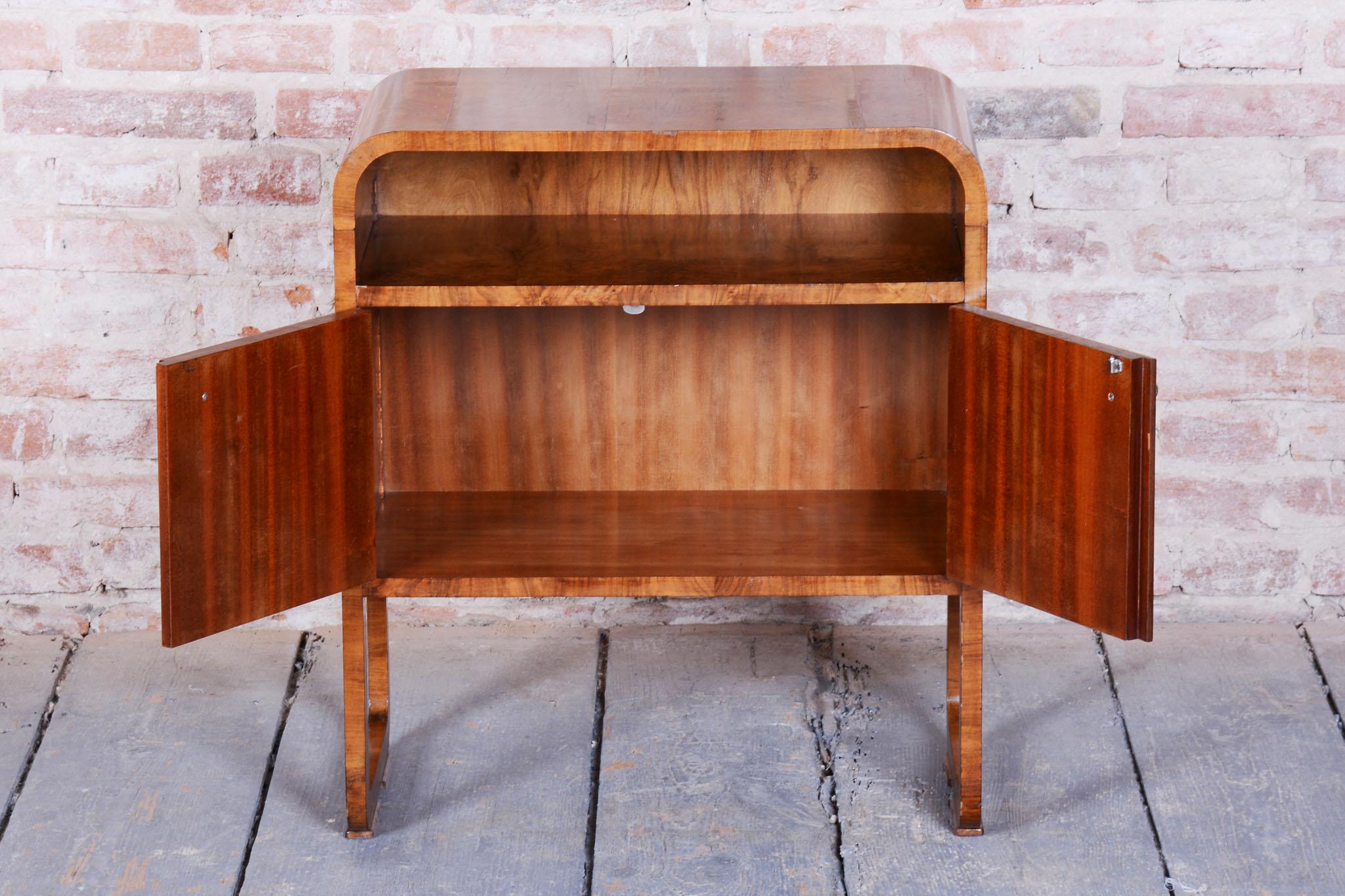 Restored Art Deco Cabinet, Walnut, Veneer, Revived Polish, Czech, 1920s For Sale 4