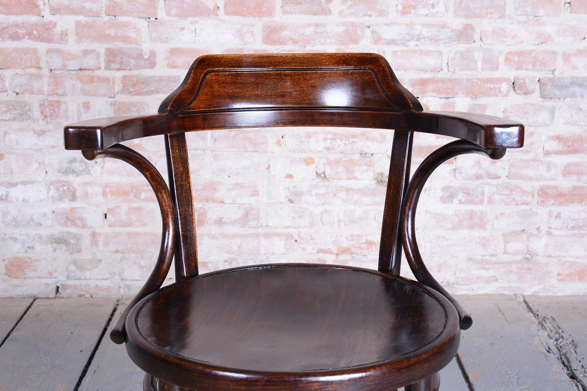 Chaise Art déco restaurée, bois de hêtre, polonaise revisitée, tchèque, années 1920 en vente 4
