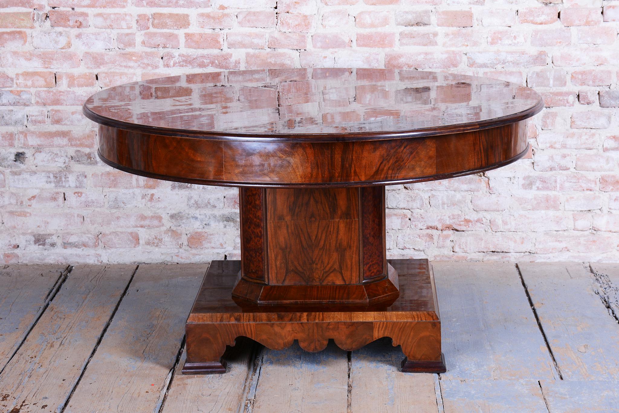 20th Century Restored Art Deco Dining Table, Walnut, Repolished, Czech, 1920s For Sale