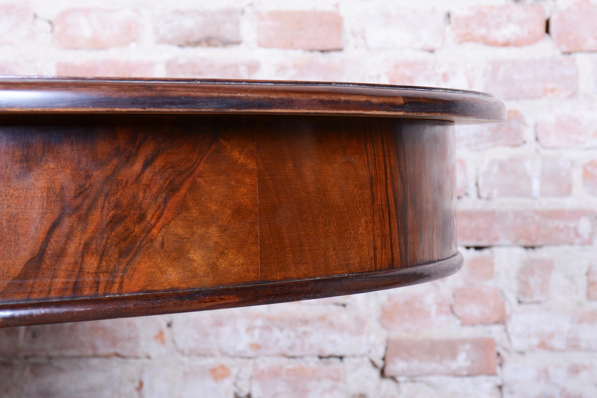 Restored Art Deco Dining Table, Walnut, Repolished, Czech, 1920s For Sale 2