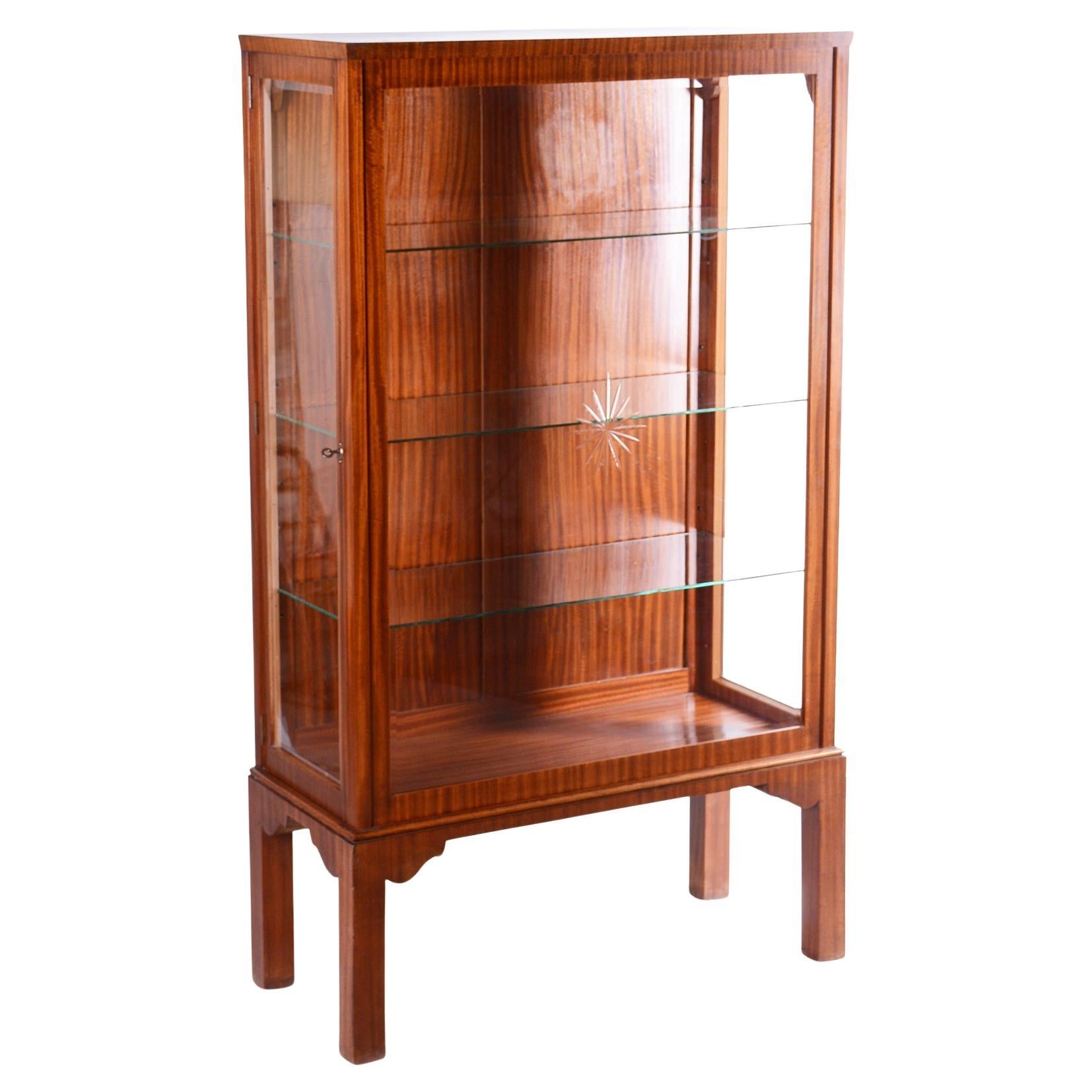 Restored Art Deco Display Cabinet, Mahogany and Glass, Polished, Czech, 1930s