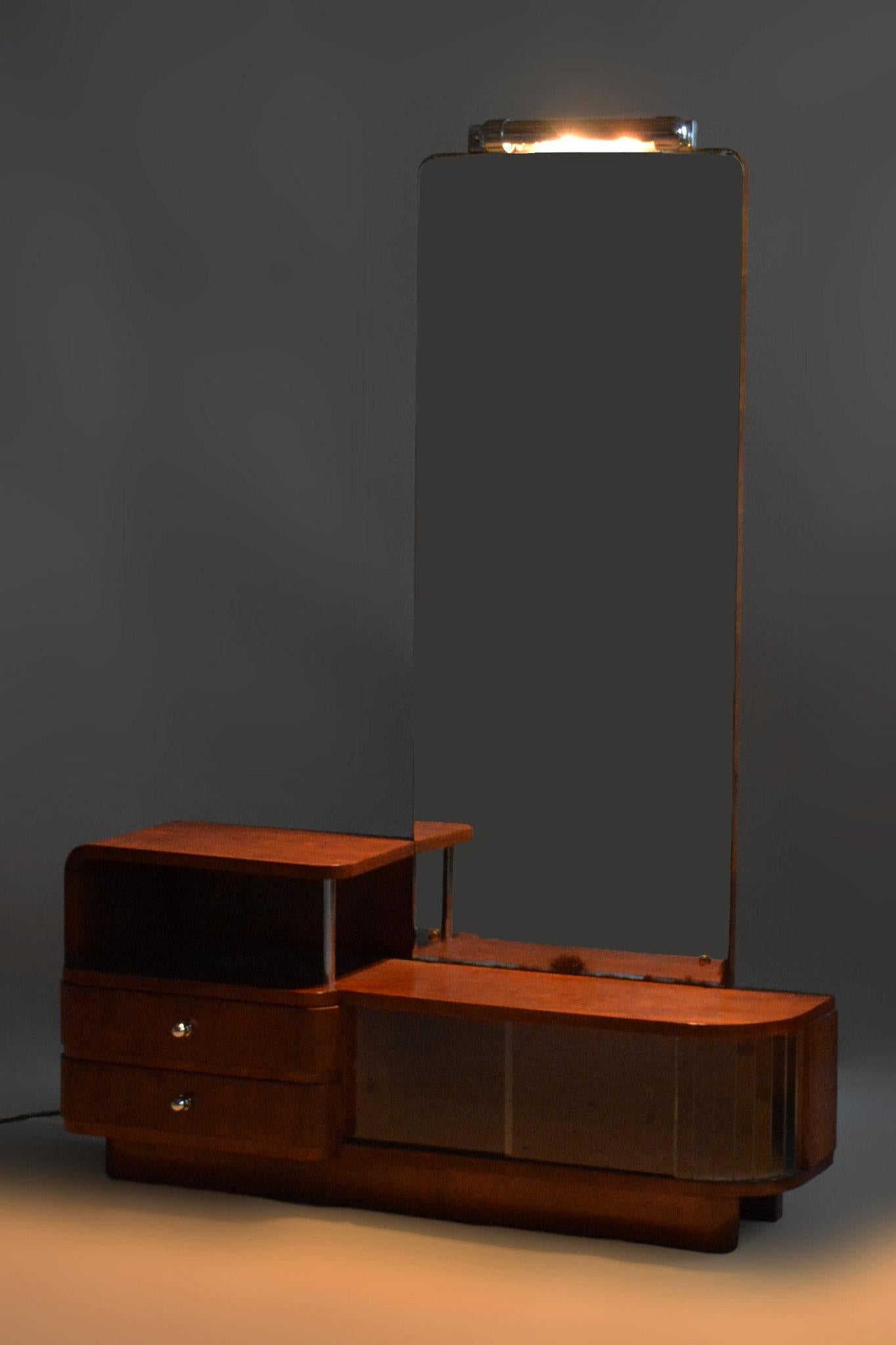 Restored Art Deco Dressing Mirror, by R. Slezak, Glass, Walnut, Czech, 1930s For Sale 3
