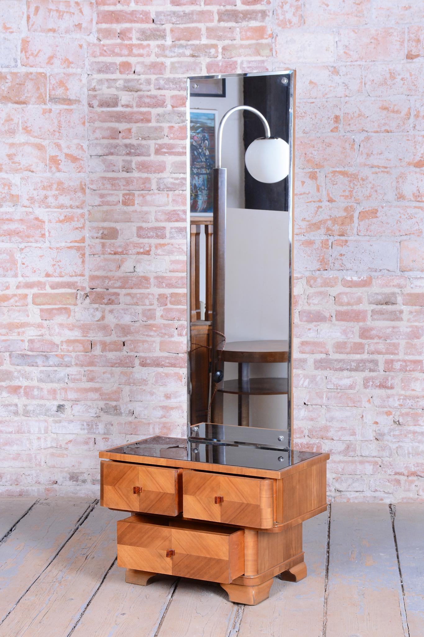 Espejo Vestidor Art Decó Restaurado, Madera de Cerezo, Cristal, Pulido, Checo, Años 20 en Bueno estado para la venta en Brandys nad Labem, Středočeský kraj