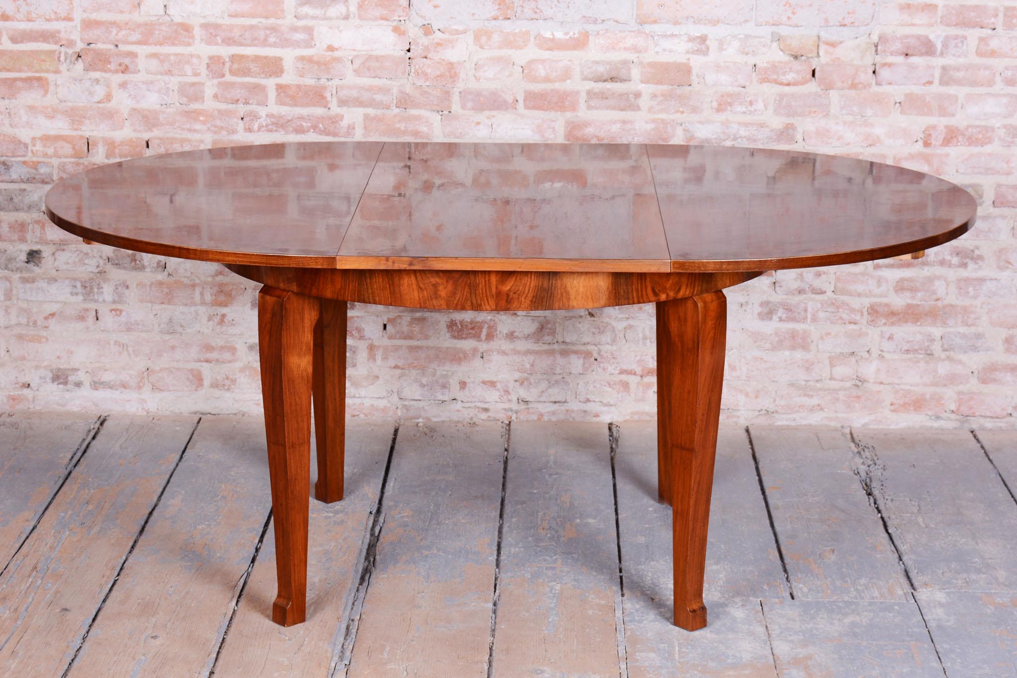 Ceco Tavolo da pranzo allungabile Art Deco restaurato, faggio, noce, abete rosso, ceco, anni '20 in vendita