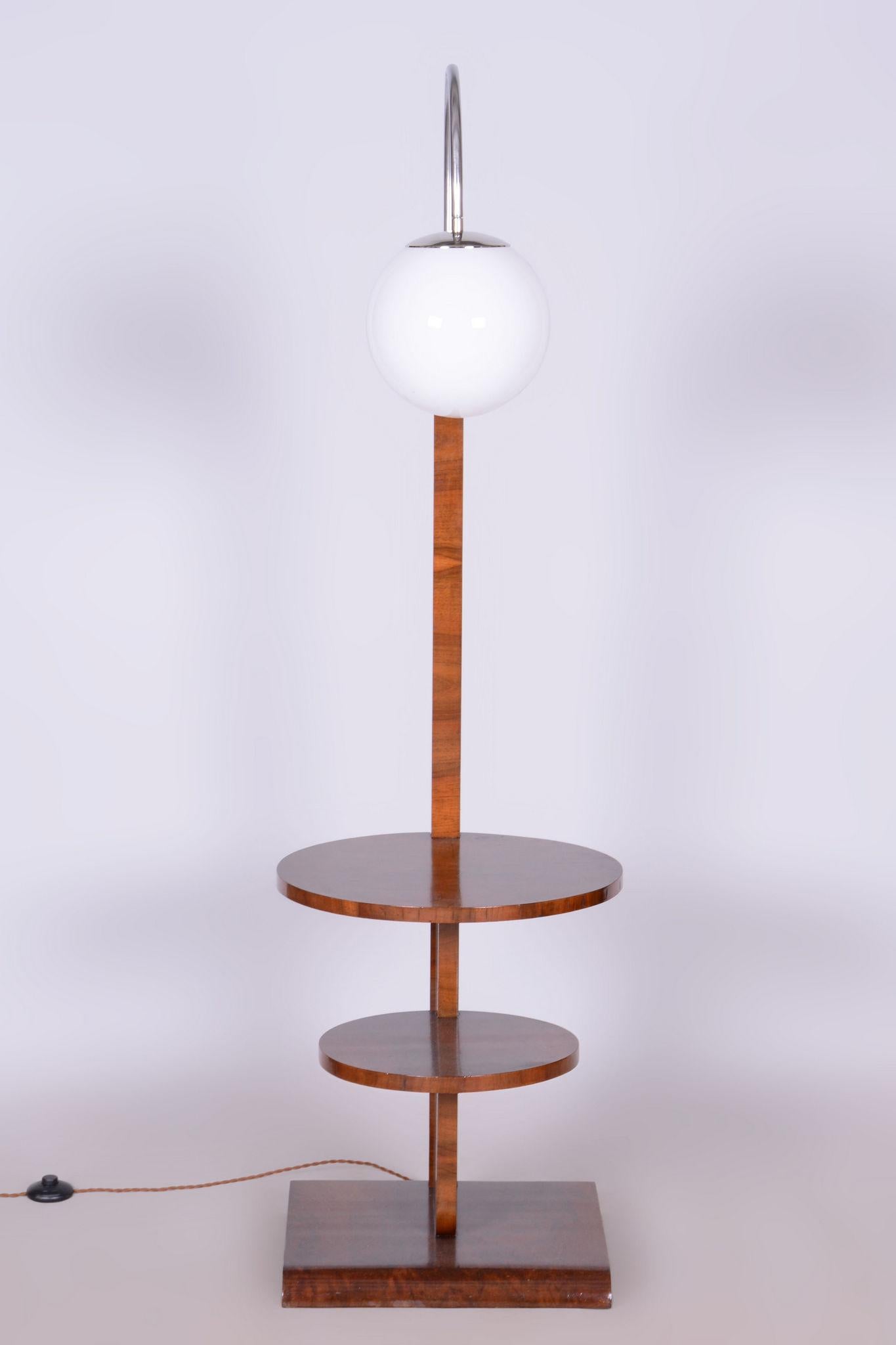 Lampadaire Art déco restauré, par J. Halabala, Up Závody, noyer, tchèque, années 1920 en vente 1