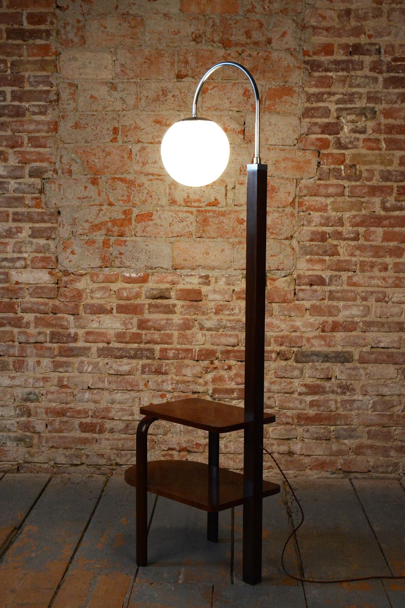 Lampada da terra Art Deco restaurata, di Thonet, cromo, Beeche, noce, ceco, anni '30 in vendita 4