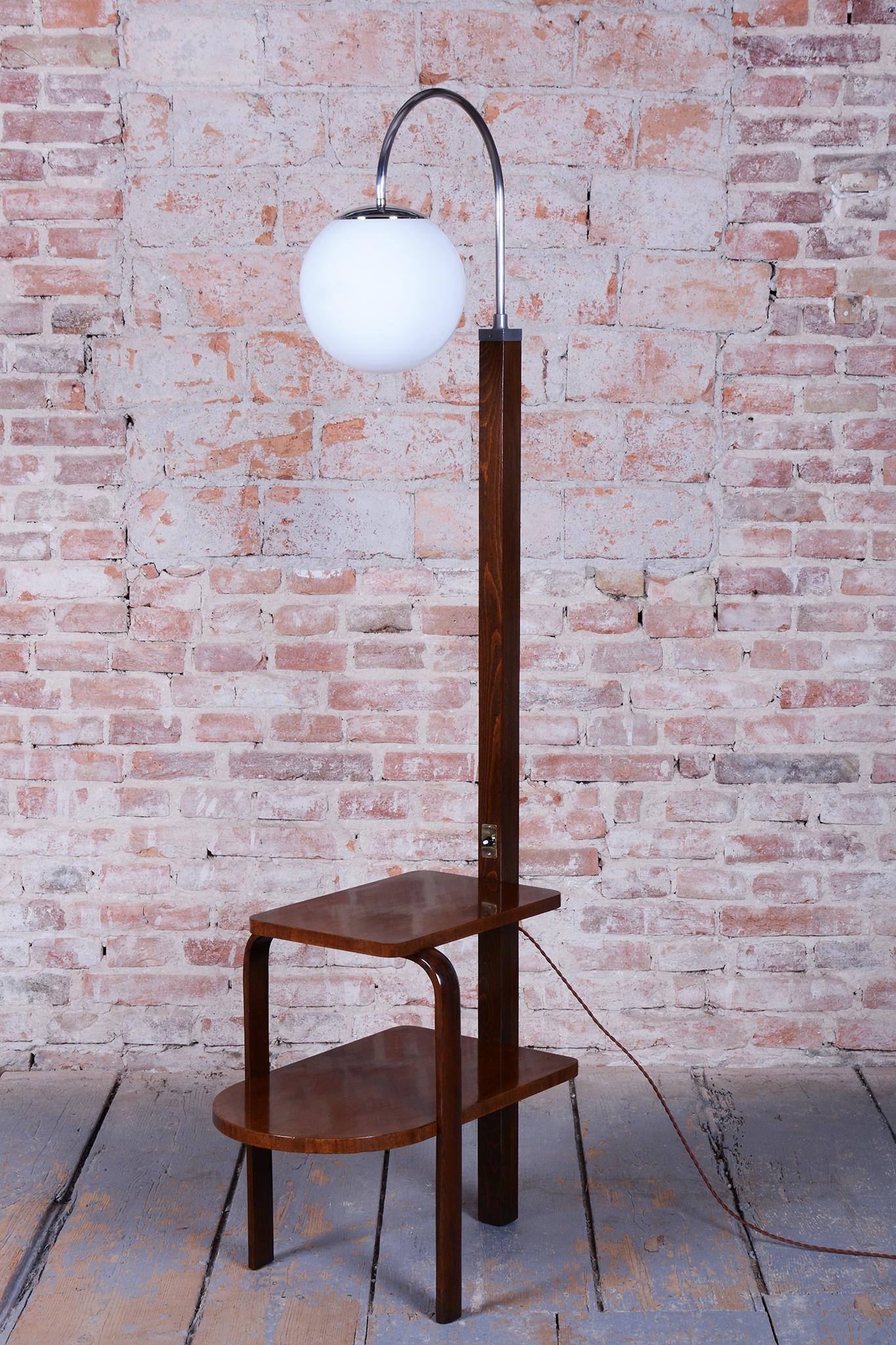Art Déco Lampada da terra Art Deco restaurata, di Thonet, cromo, Beeche, noce, ceco, anni '30 in vendita