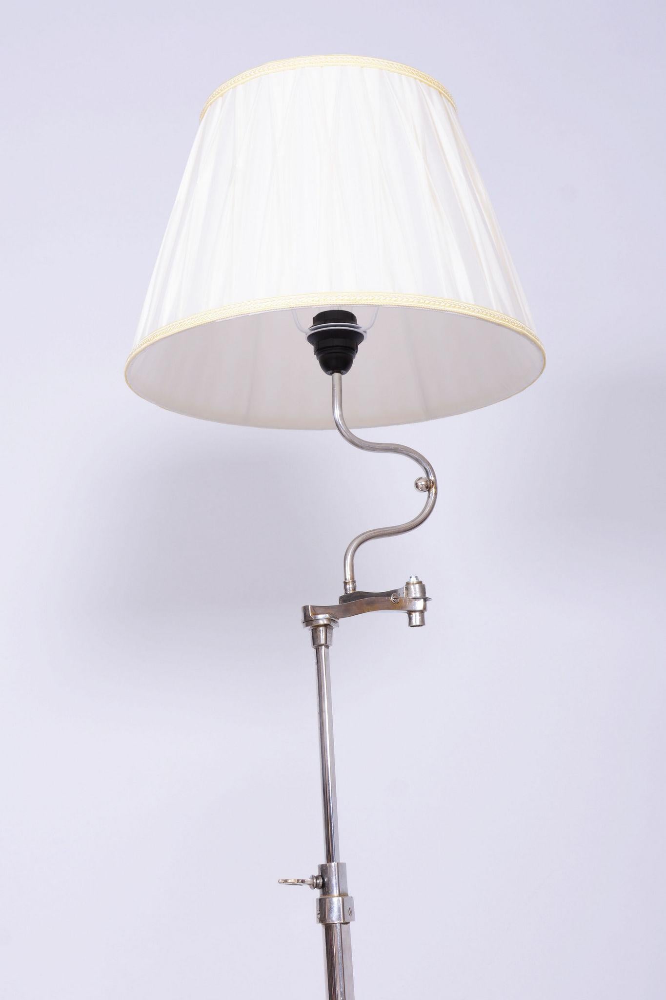 Restored Art Deco Floor Lamp, New Electrification, Chrome, Steel, Czechia, 1920s In Good Condition For Sale In Horomerice, CZ