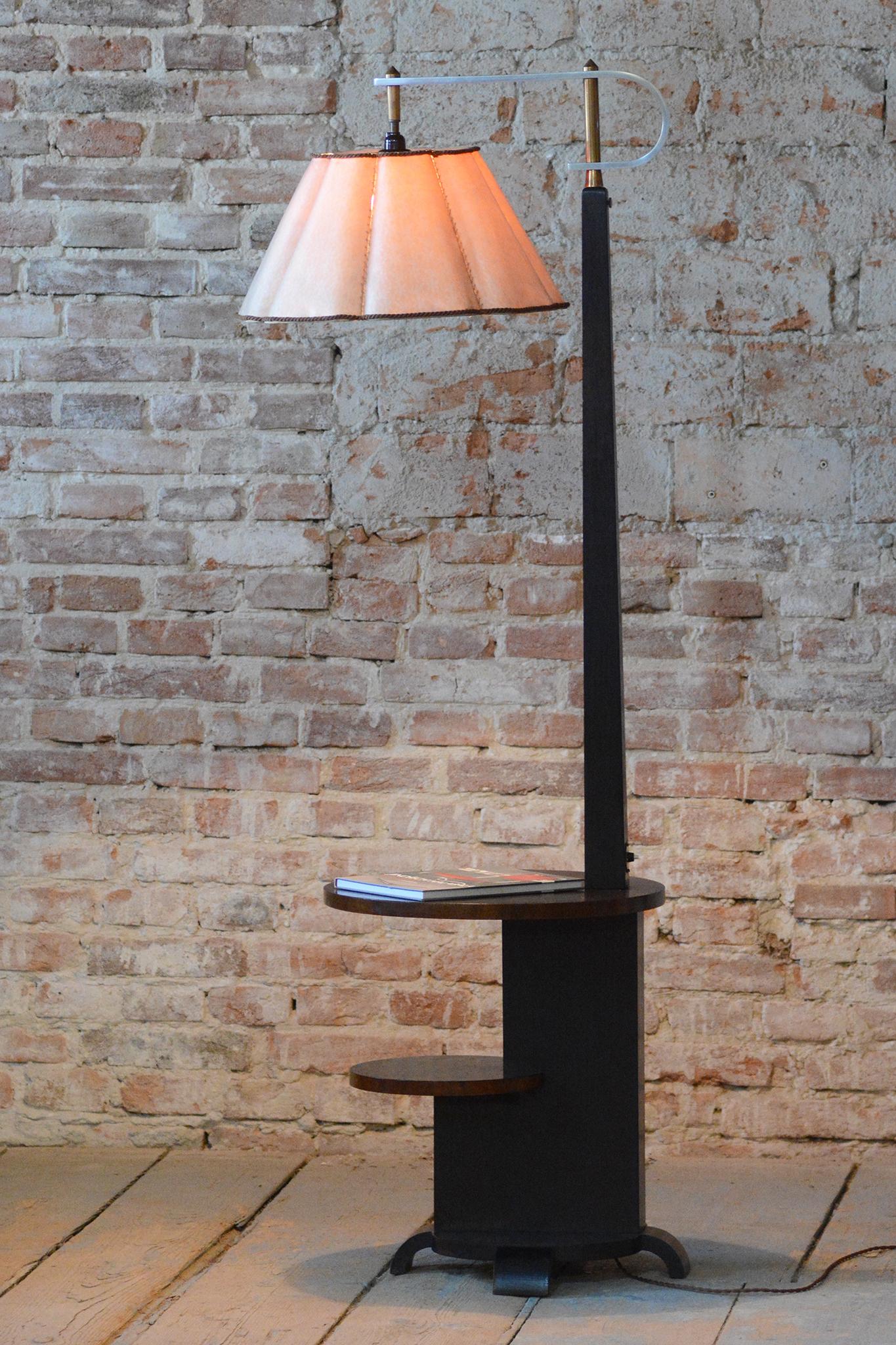 Lámpara de pie Art Decó restaurada, roble, nueva electrificación, checa, años 20 en venta 8