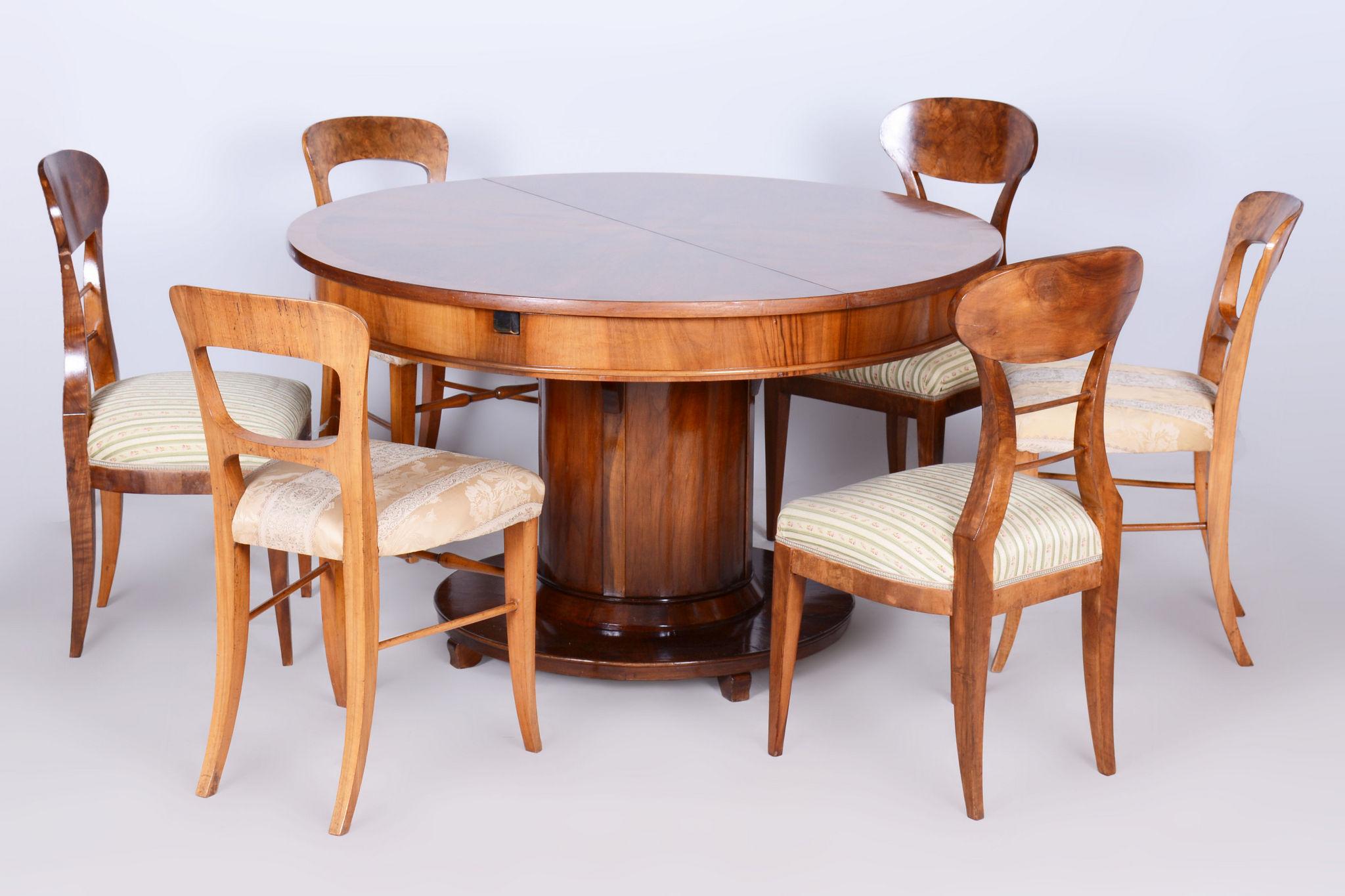 Restored Art Deco Folding Dining Table, Walnut, Spruce, Czech, 1920s For Sale 12