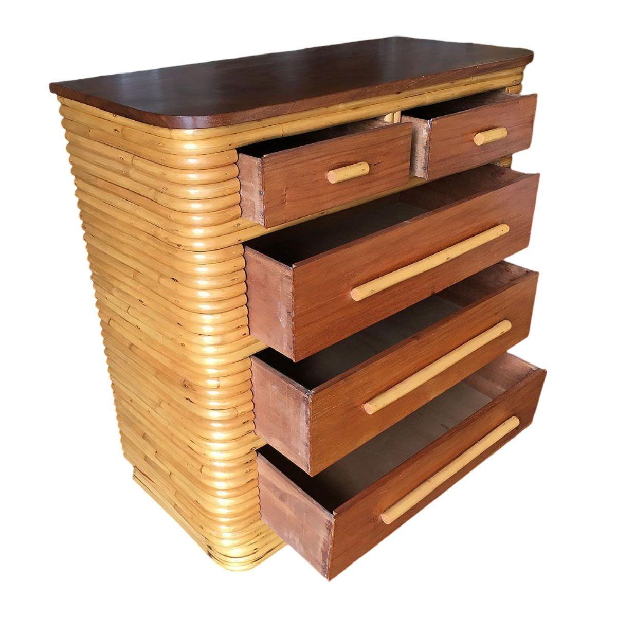 Oceanico Cassettone in mogano e rattan impilato restaurato Art Deco Highboy in vendita