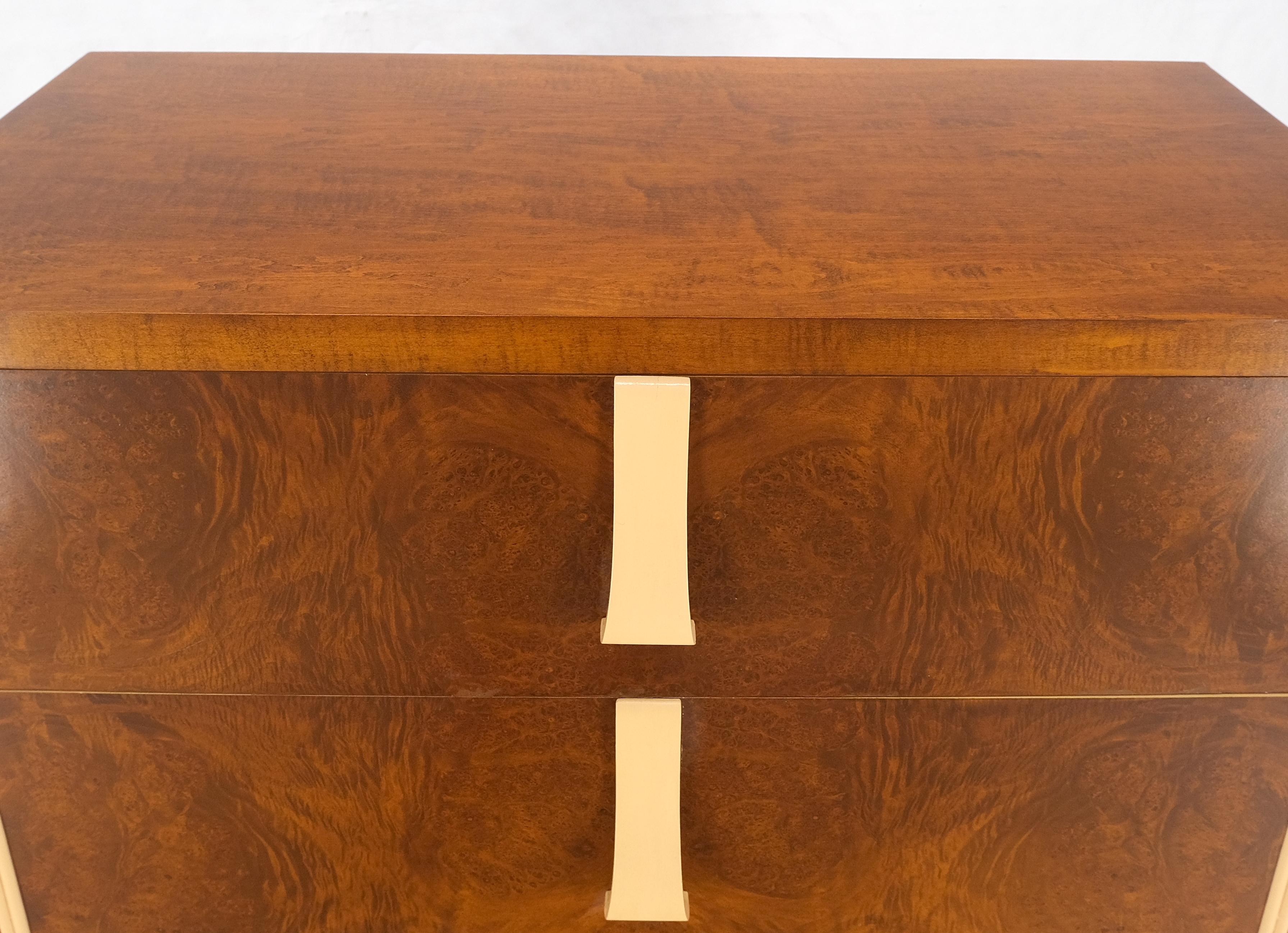 20ième siècle Commode haute à 5 tiroirs en bois de ronce restaurée Art Déco du milieu du siècle dernier MINT ! en vente