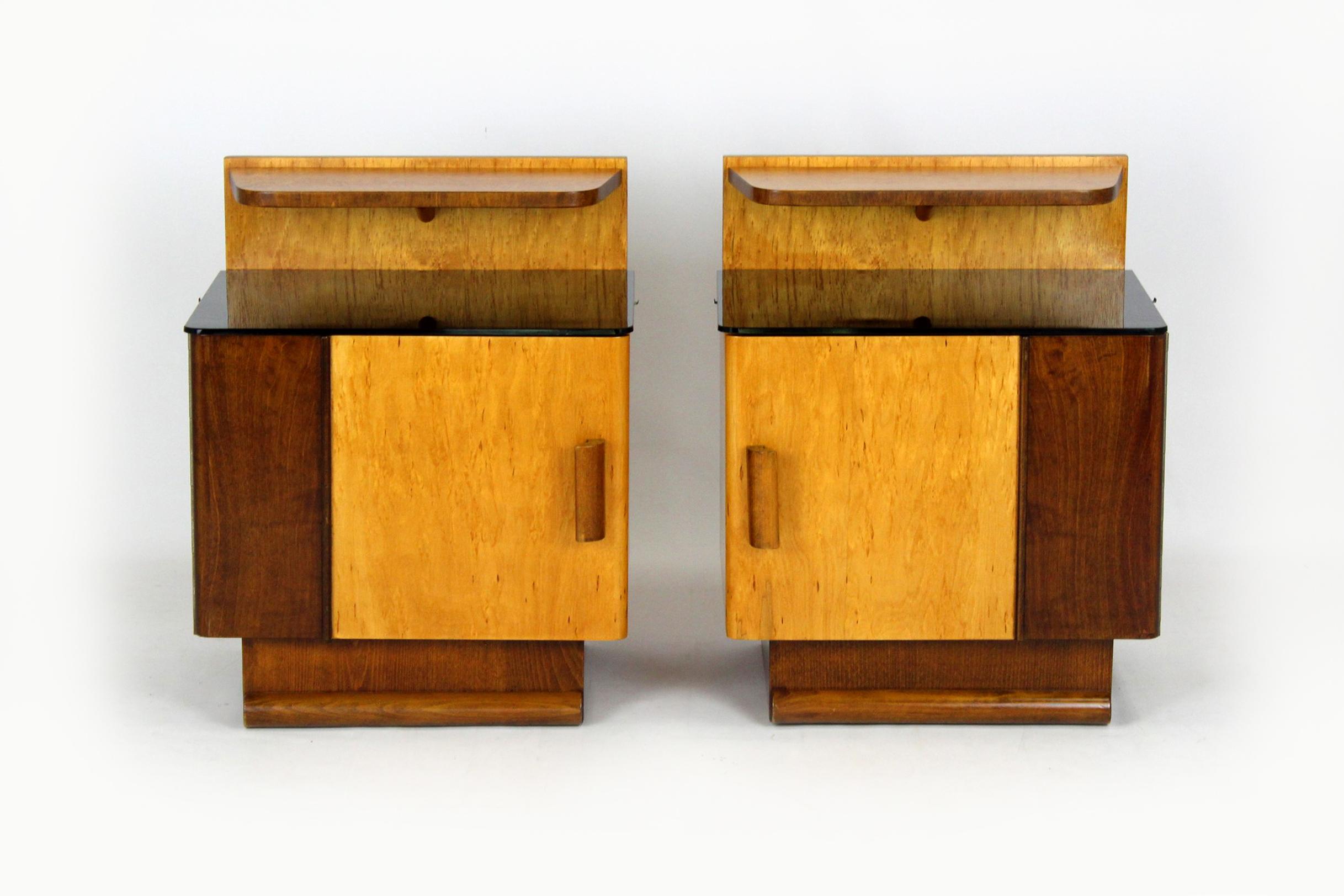 Restored Art Deco Nightstands with Black Glass Tops, 1950s, Set of 2 In Good Condition In Żory, PL