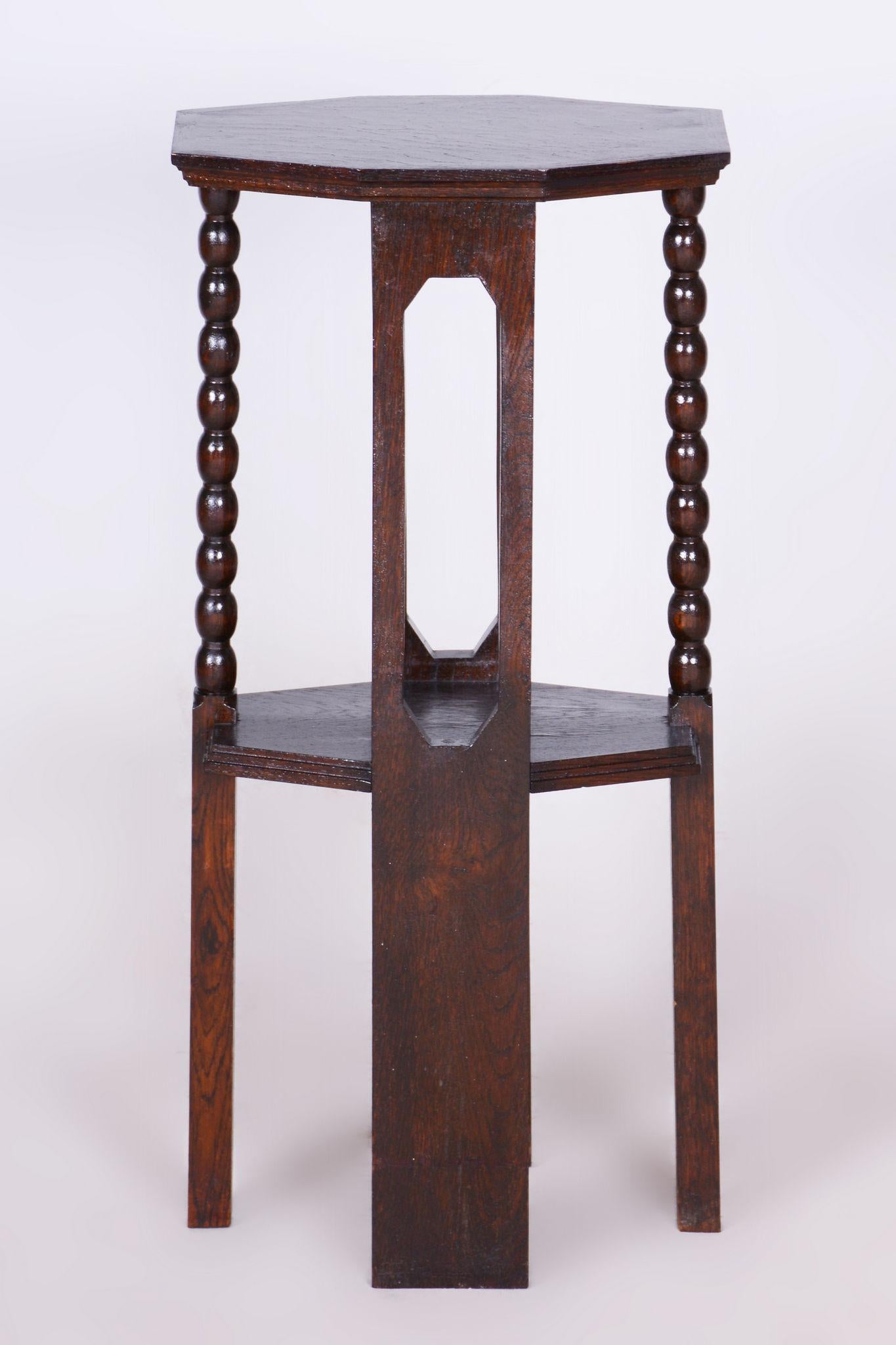 Restored Art Deco Oak Pedestal

Source: Austria
Period: 1920-1929
Material: Solid oak wood 

Made by Wiener Werkstätte Arts and crafts workshops, founded by Josef Hoffmann, Koloman Moser and Fritz Waerndorfer. They operated between 1903 and 1932.