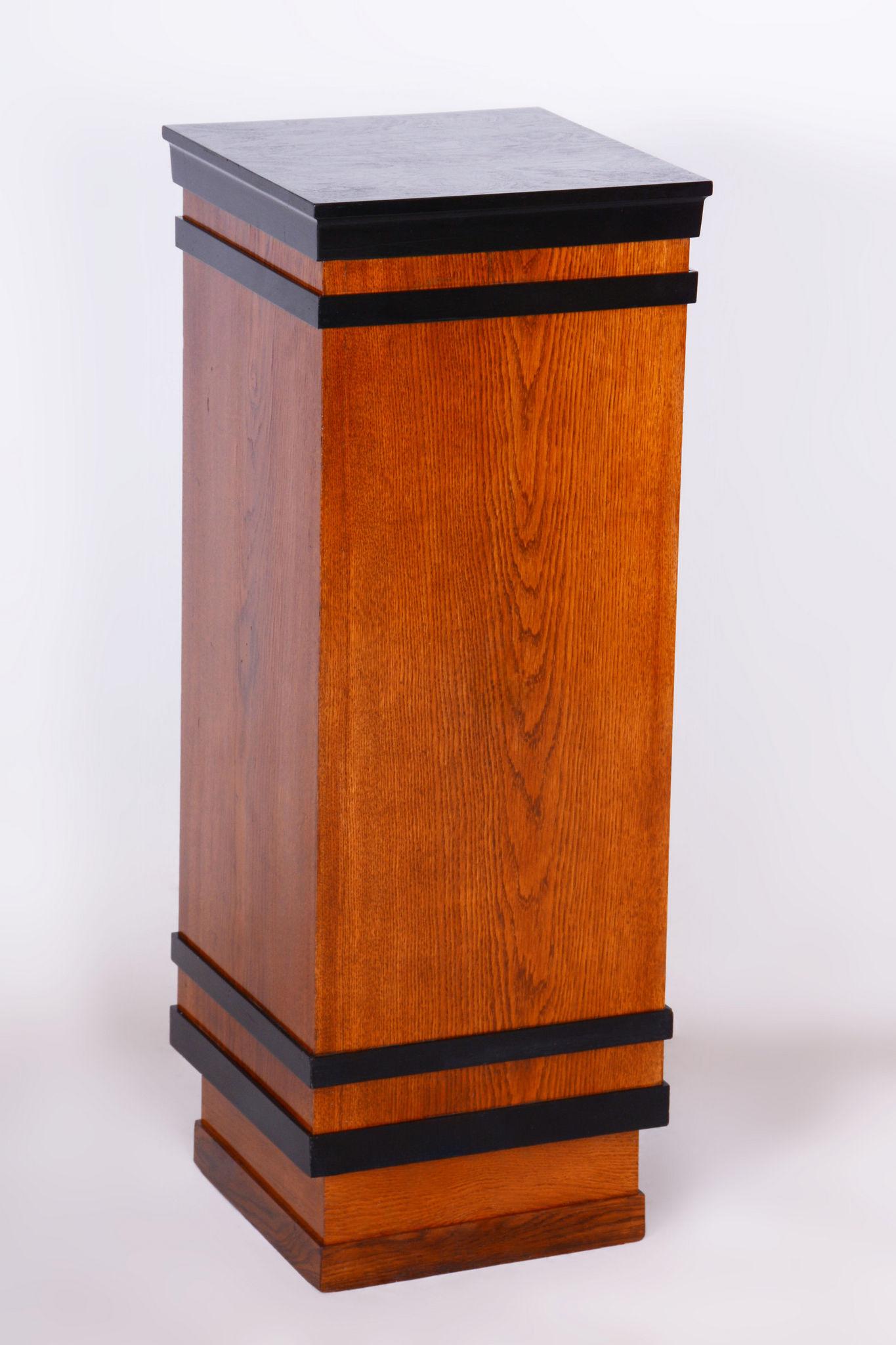 Restored Art Deco Pedestal, Beech, Oak Veneer, Revived Polish, Czech, 1920s In Good Condition For Sale In Horomerice, CZ