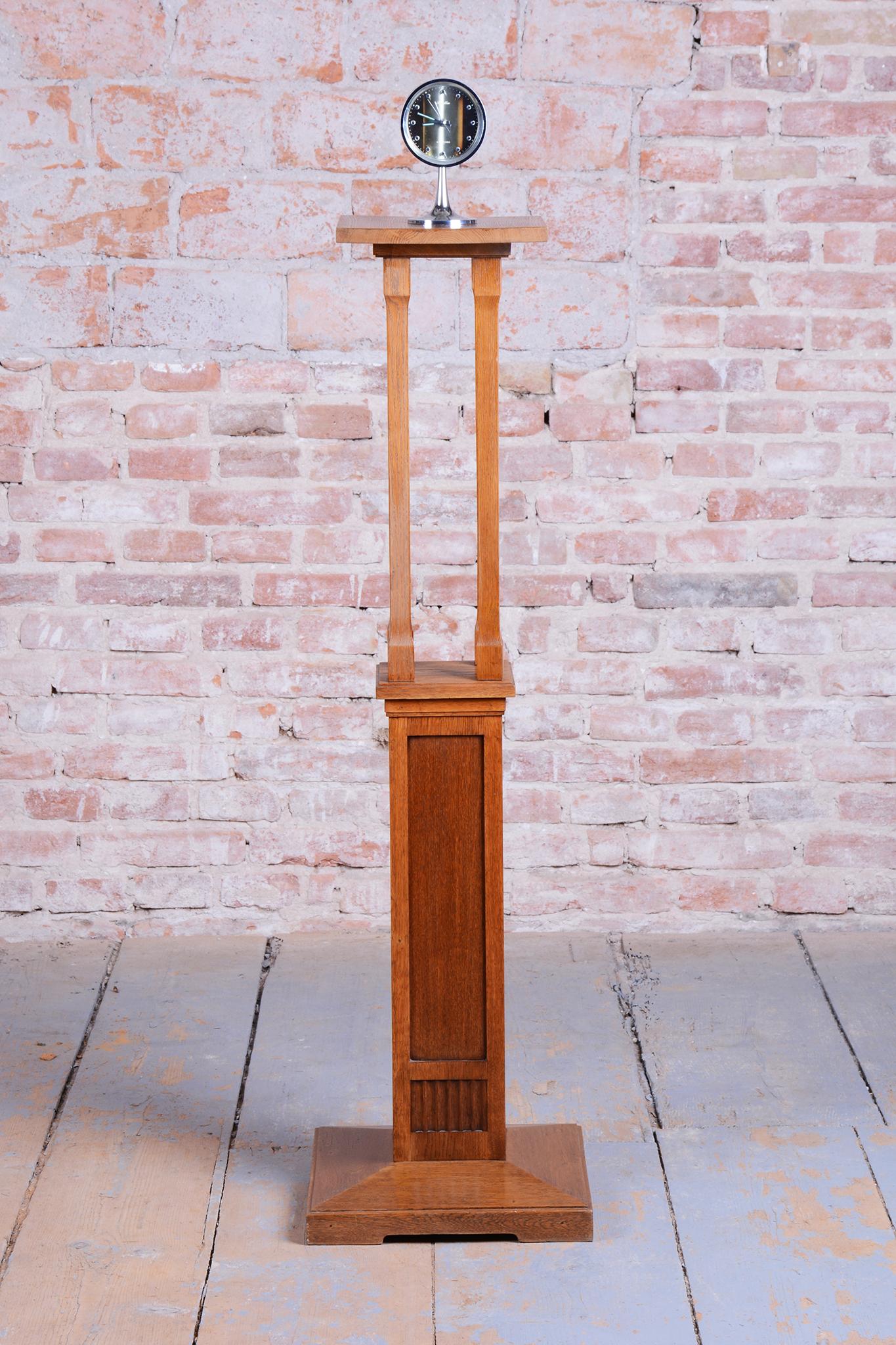 Restored Art Deco Pedestal, Oak, Revived Polish, Austria, 1910s For Sale 2