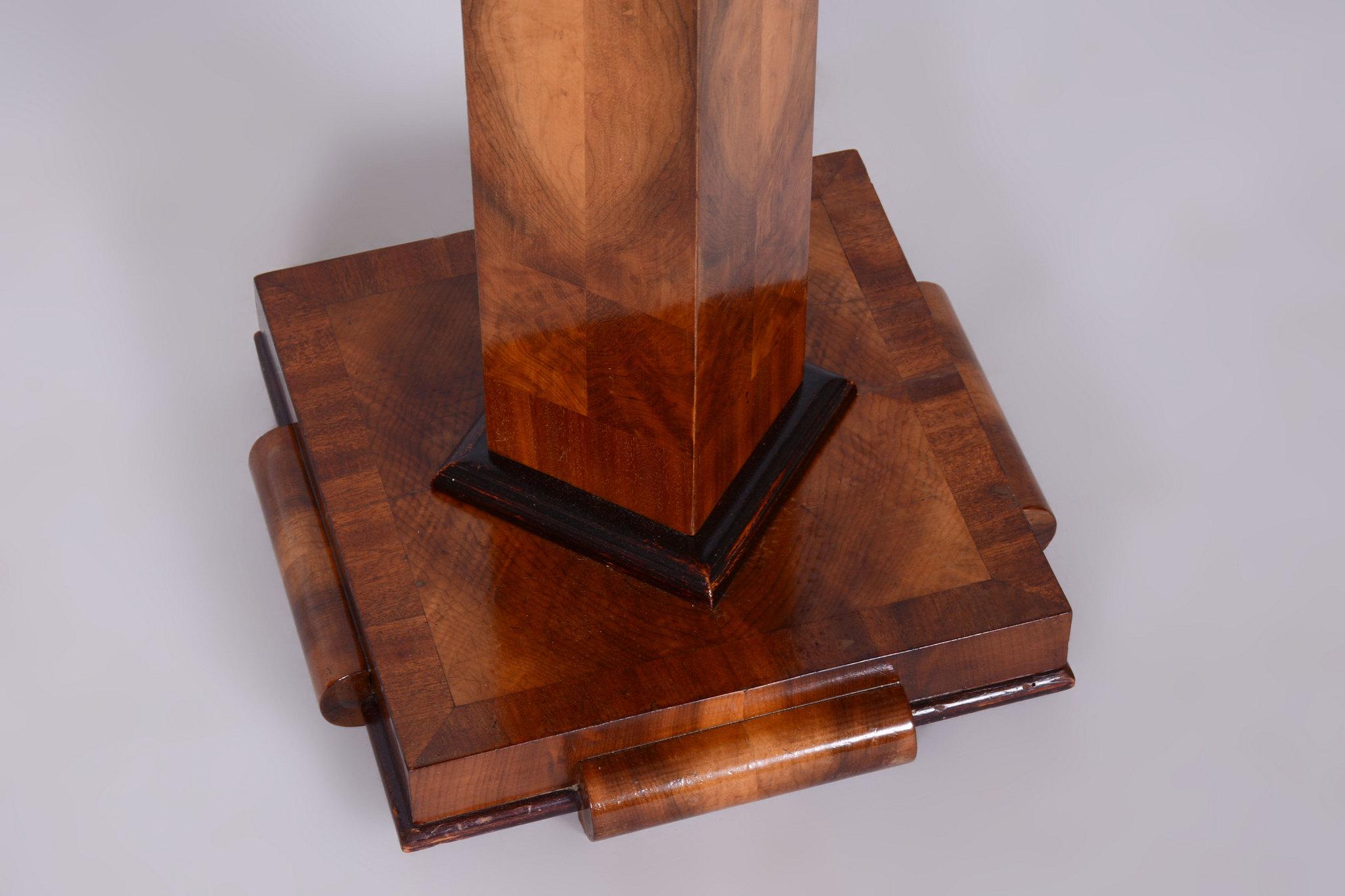 Bois The Pedestal Art Deco restauré, placage de noyer, polonais Revive, tchèque, années 1920