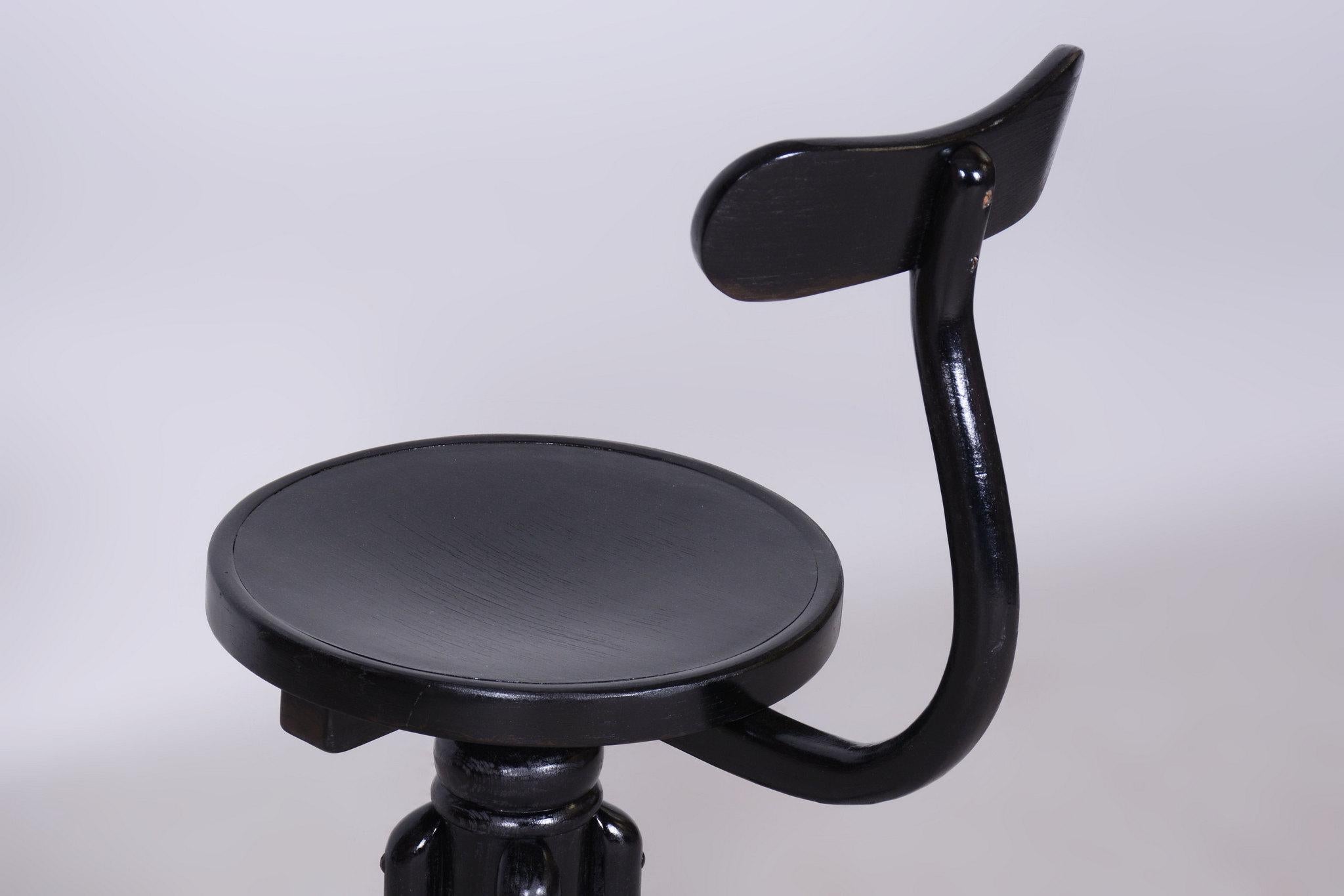 Restaurierter Art Deco Klavier-Drehstuhl, von Thonet, Buche, poliert, Tschechien, 1930er Jahre (Mitte des 20. Jahrhunderts) im Angebot