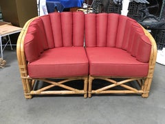 Sofá loveseat seccional de ratán con respaldo de concha Art Decó restaurado
