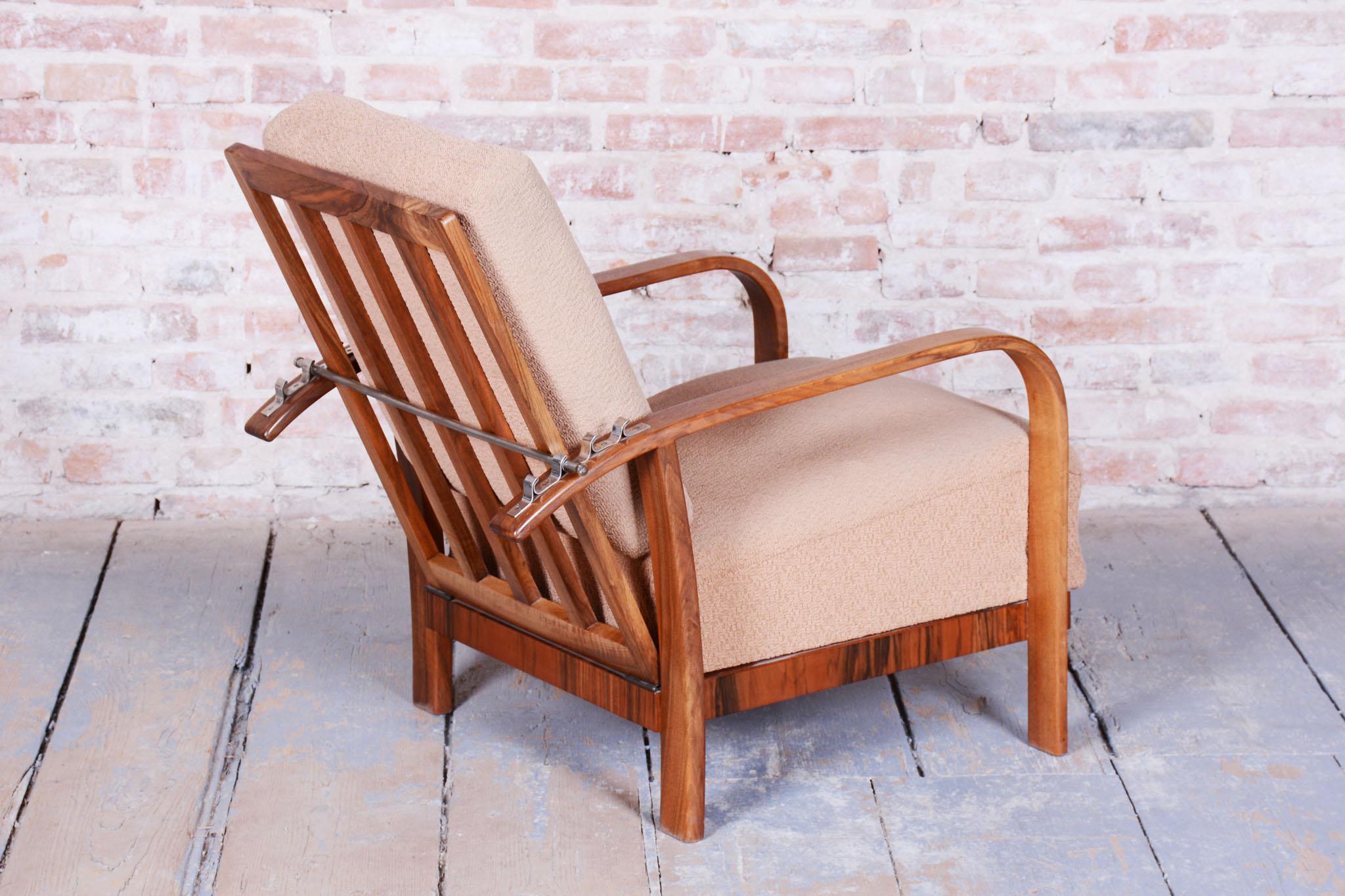 Fauteuil inclinable Art Déco restauré, noyer, brillant, tchèque. 1920s en vente 3