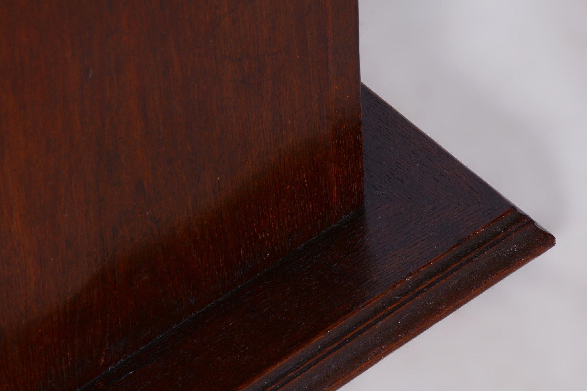 Restored Art Deco Round Small Table, Oak, Veneer, Czech, 1920s For Sale 1