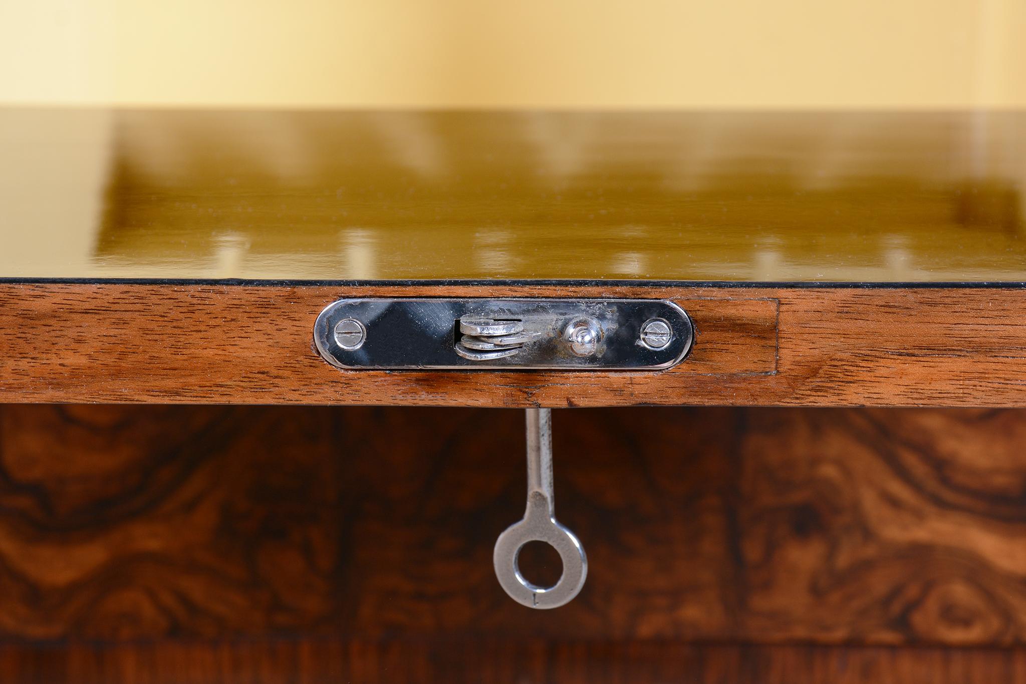 Restored Art Deco Serving Trolley, Walnut, Repolished, Czech, 1920s For Sale 7