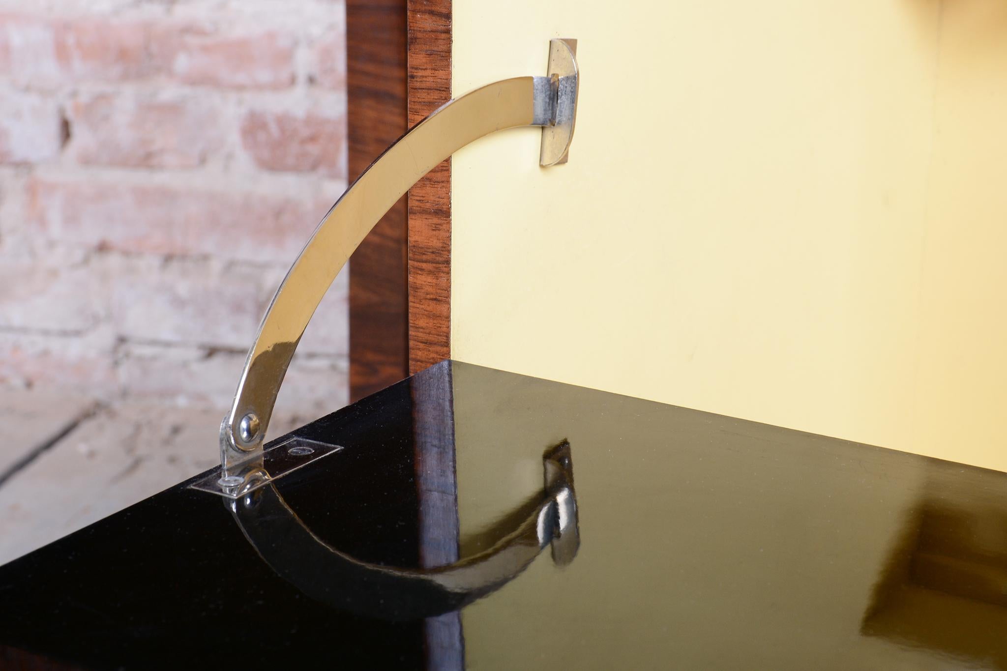 Restored Art Deco Serving Trolley, Walnut, Repolished, Czech, 1920s For Sale 8