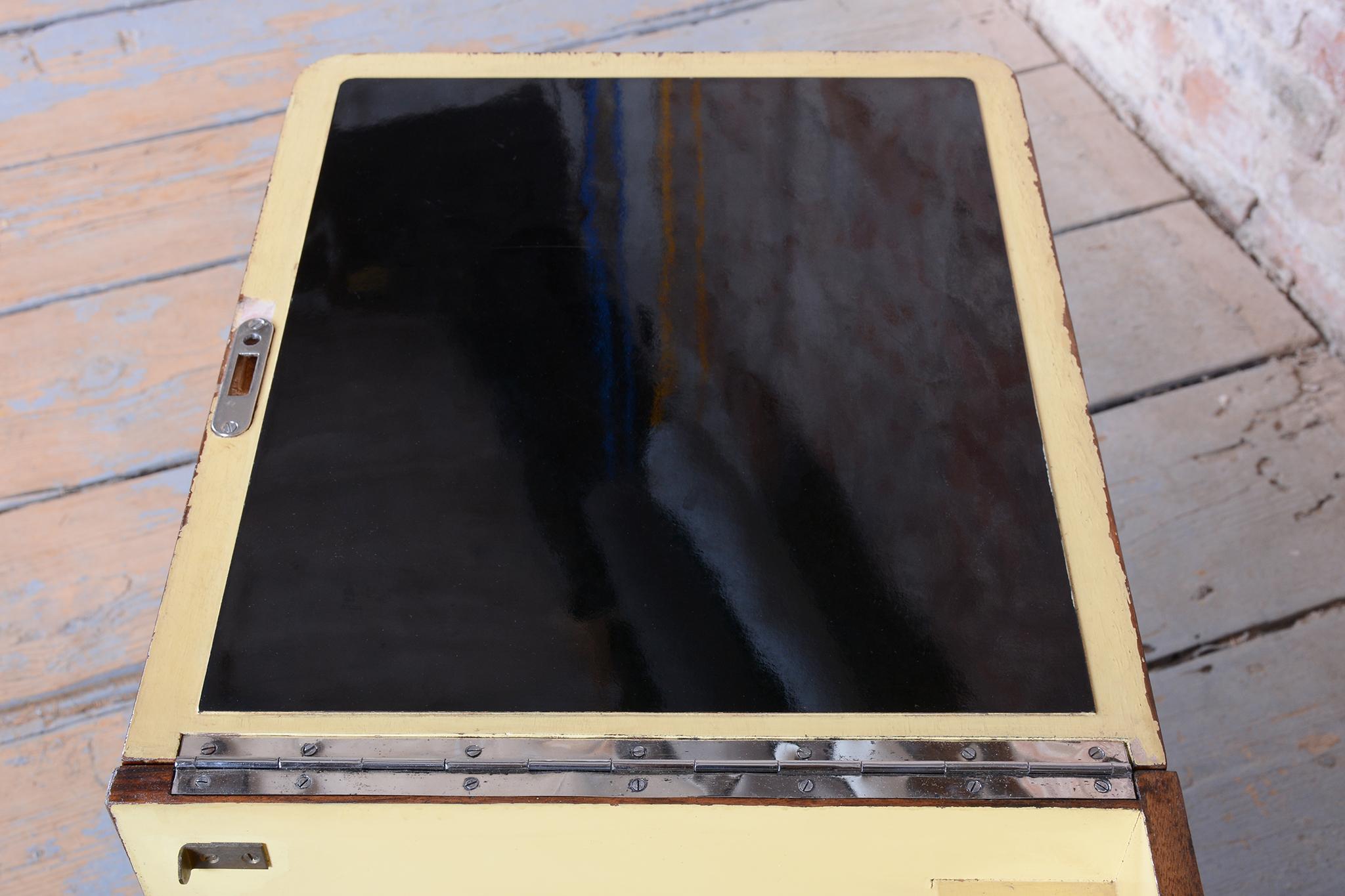 Restored Art Deco Serving Trolley, Walnut, Repolished, Czech, 1920s For Sale 9
