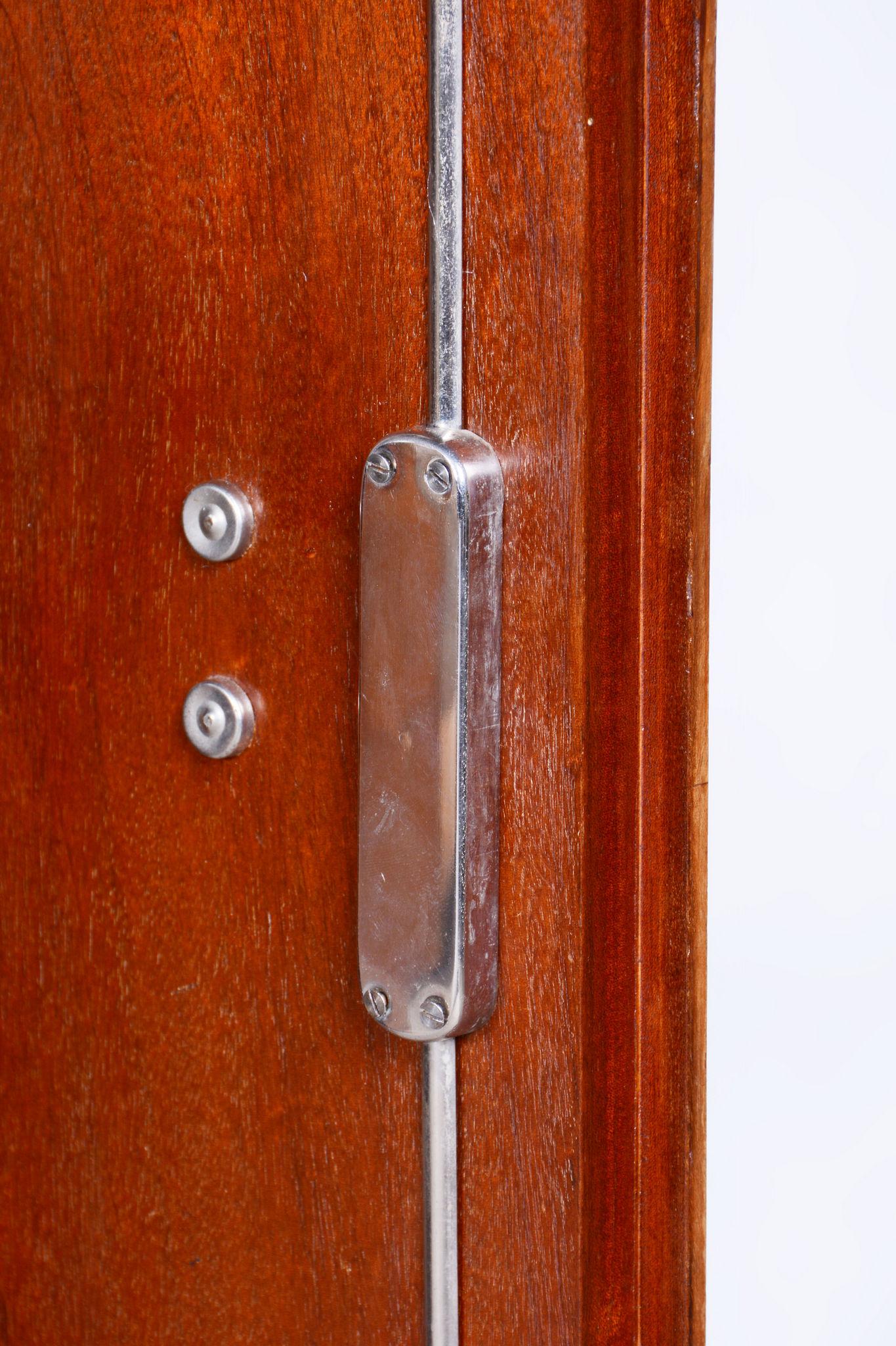 Credenza Art Deco restaurata, di J. Halabala, Up & Up Zavody, Noce, Repubblica Ceca, anni '30 6