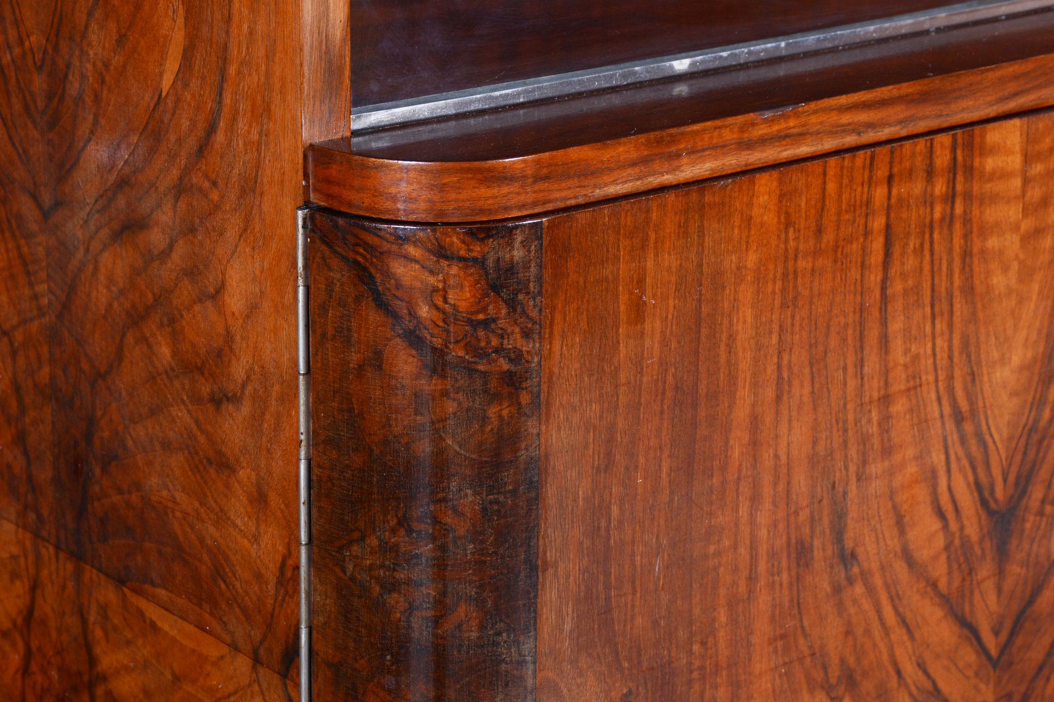 Credenza Art Deco restaurata, di J. Halabala, Up & Up Zavody, Noce, Repubblica Ceca, anni '30 3