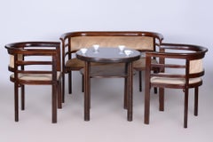 Mesita Art Decó restaurada, de J. Hoffmann, Wiener Werkstätte, República Checa, década de 1910