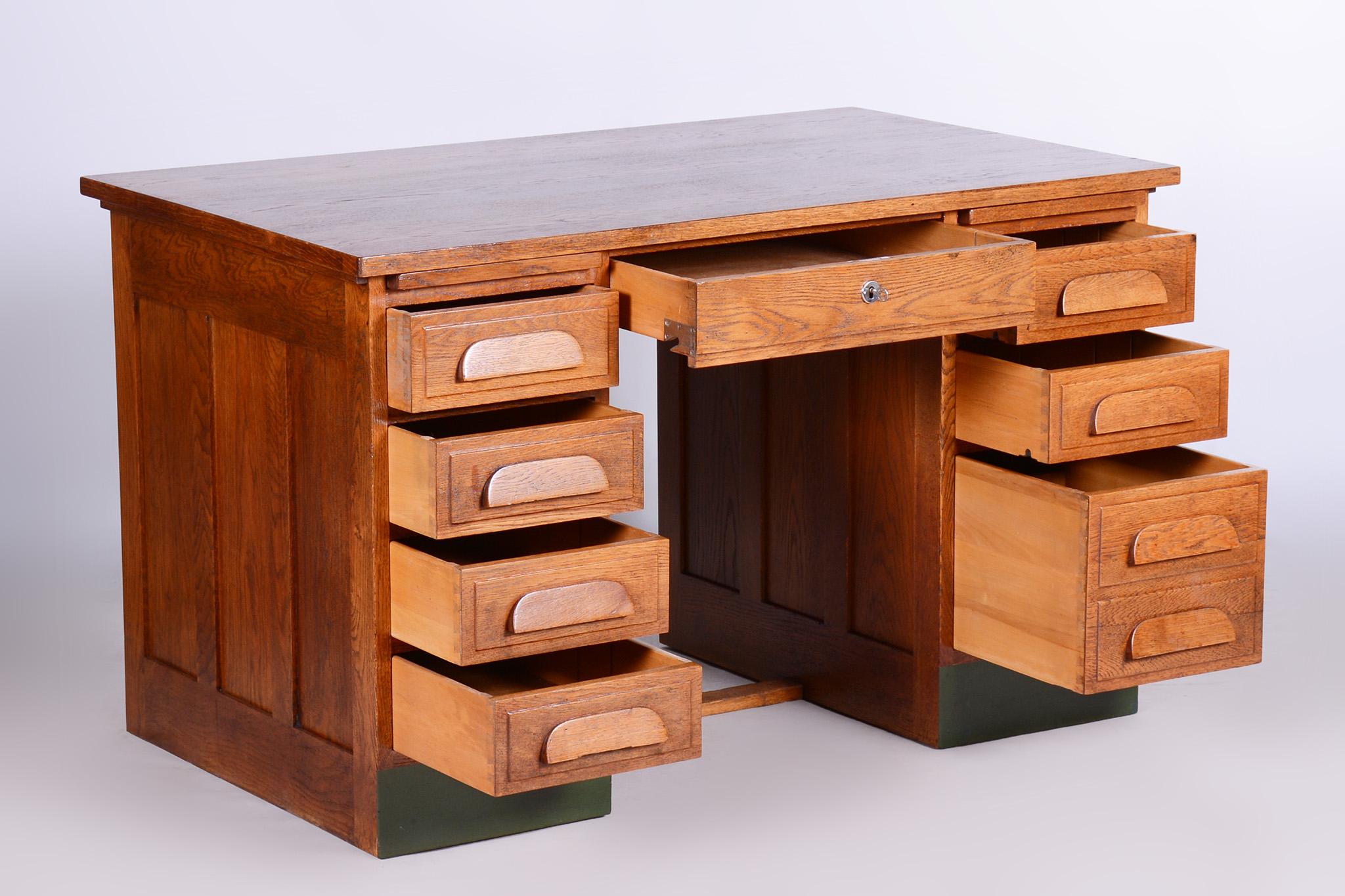 Restored Art Deco Solid Oak Writing Desk Made in the 1930s, Czechia In Good Condition For Sale In Horomerice, CZ