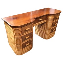 Scrivania in rattan impilata Art Deco restaurata con piano in mogano