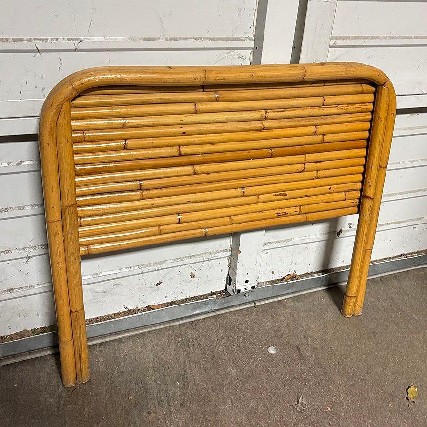 Testiera a due piazze in rattan impilata in stile Art Deco restaurato in vendita 1