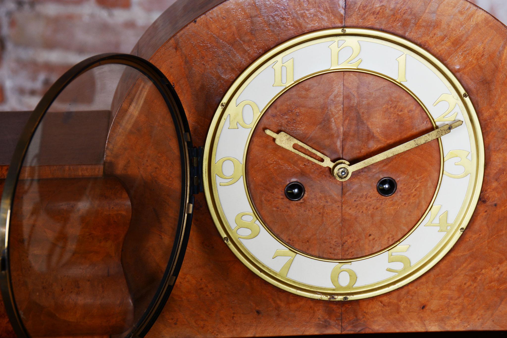 Ripristinato  Orologio da tavolo Art Deco, realizzato da UP Závody, Mogano, Repubblica Ceca, anni '20 in vendita 2